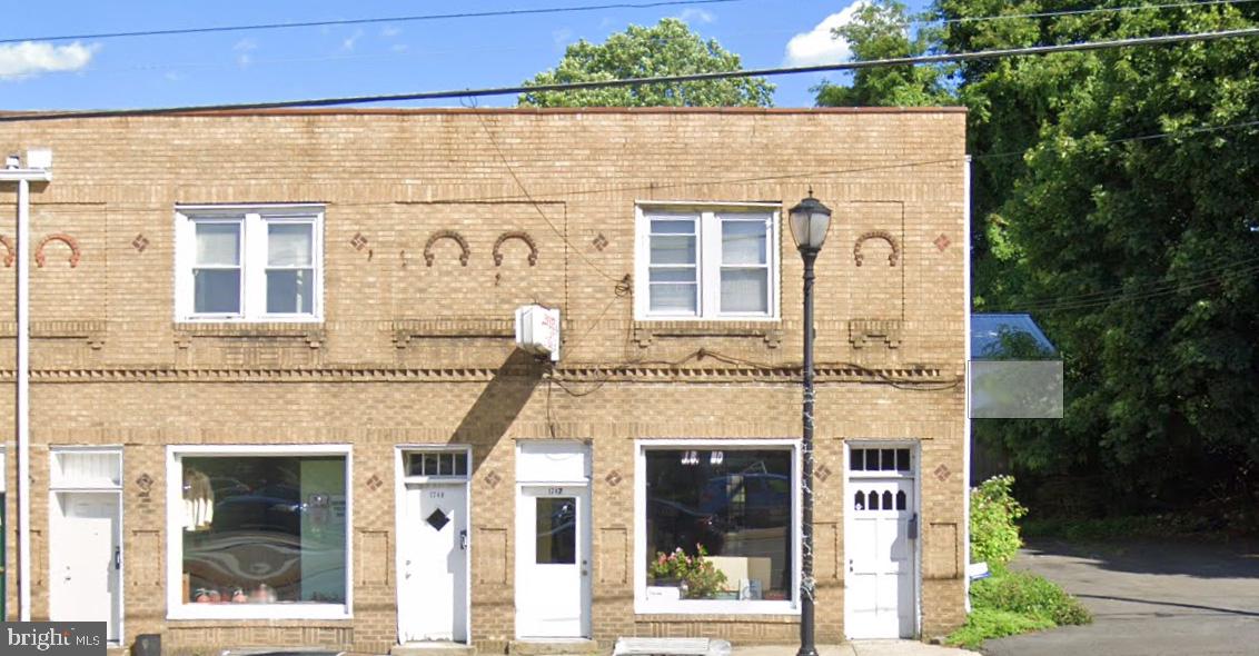 1 Commercial Storefront for lease now! High visibility corner. Directly across from Willow Grove Mall. Remodeled, new floors, new bathroom, New paint. Turnkey. Tenant pays PECO. Next door Storefront also active for lease 1747 Easton