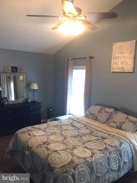 CARRS WHARF - Residential