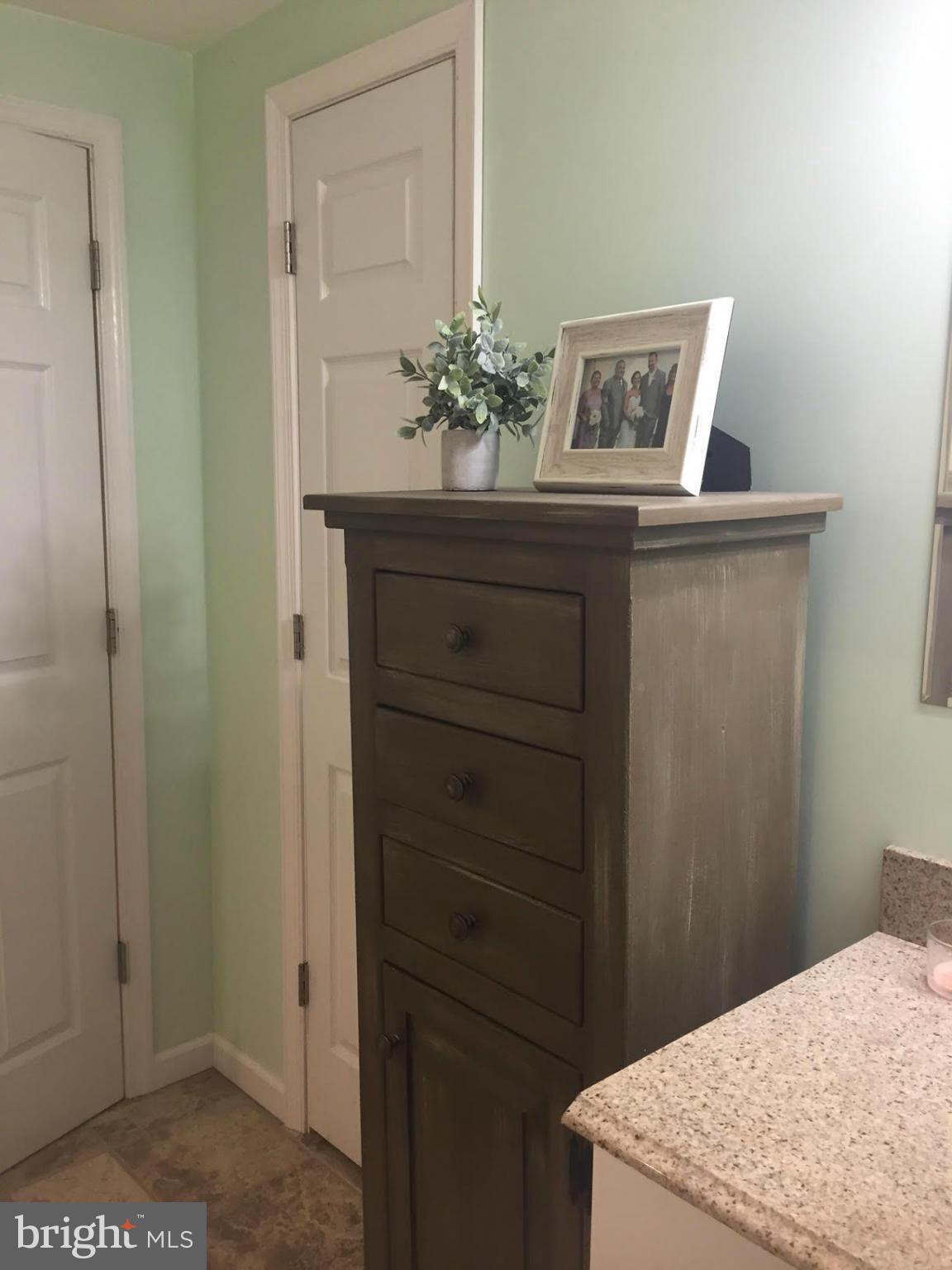 CARRS WHARF - Residential