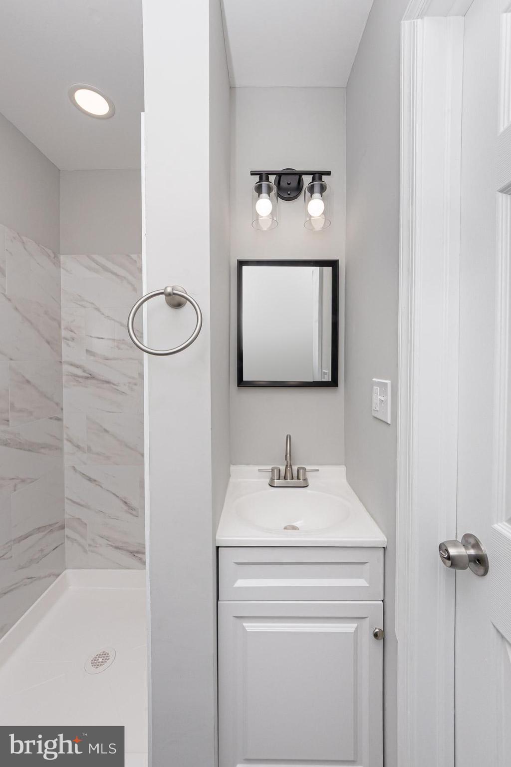 CATONSVILLE MANOR - Residential