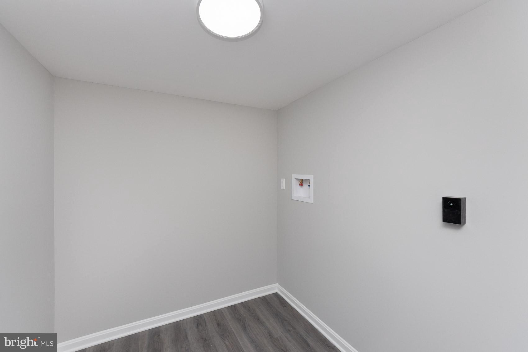 CATONSVILLE MANOR - Residential