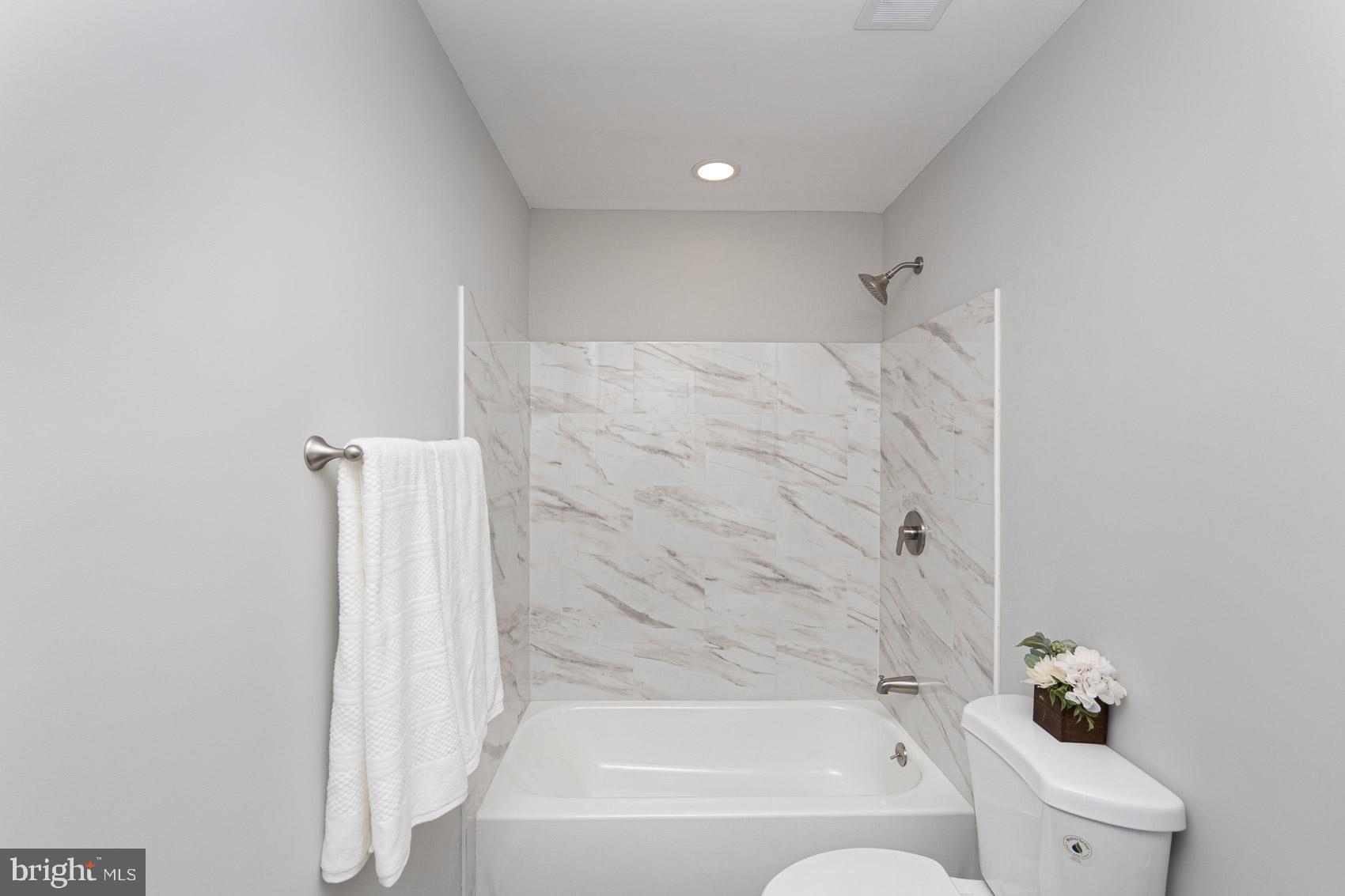 CATONSVILLE MANOR - Residential