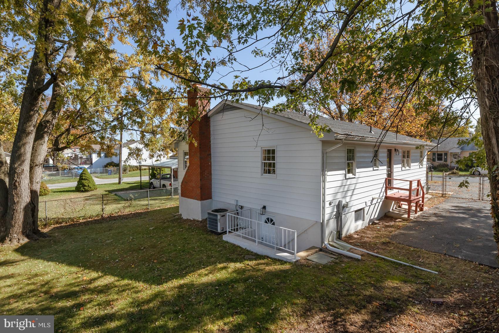 CATONSVILLE MANOR - Residential