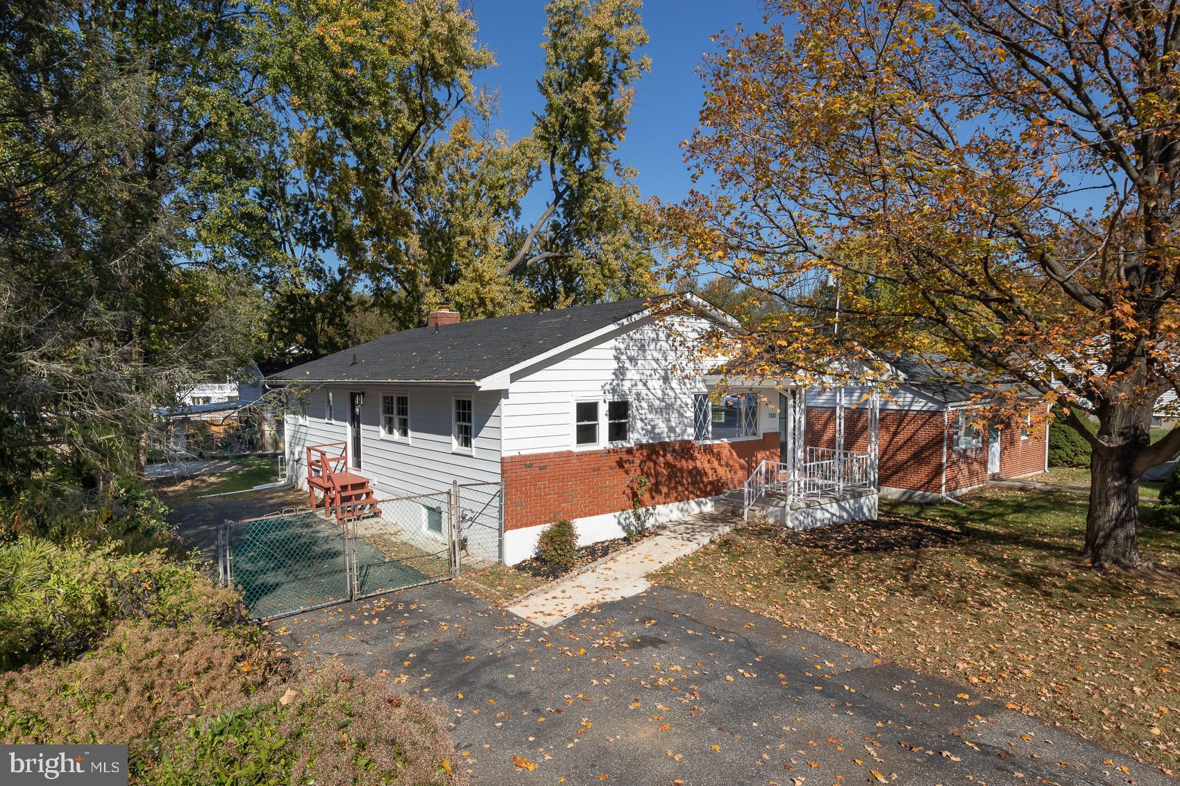 CATONSVILLE MANOR - Residential