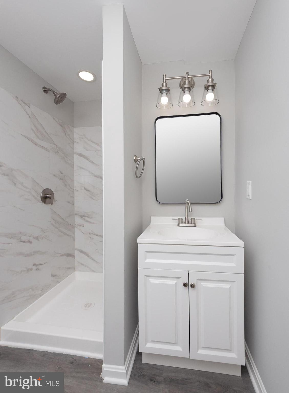 CATONSVILLE MANOR - Residential