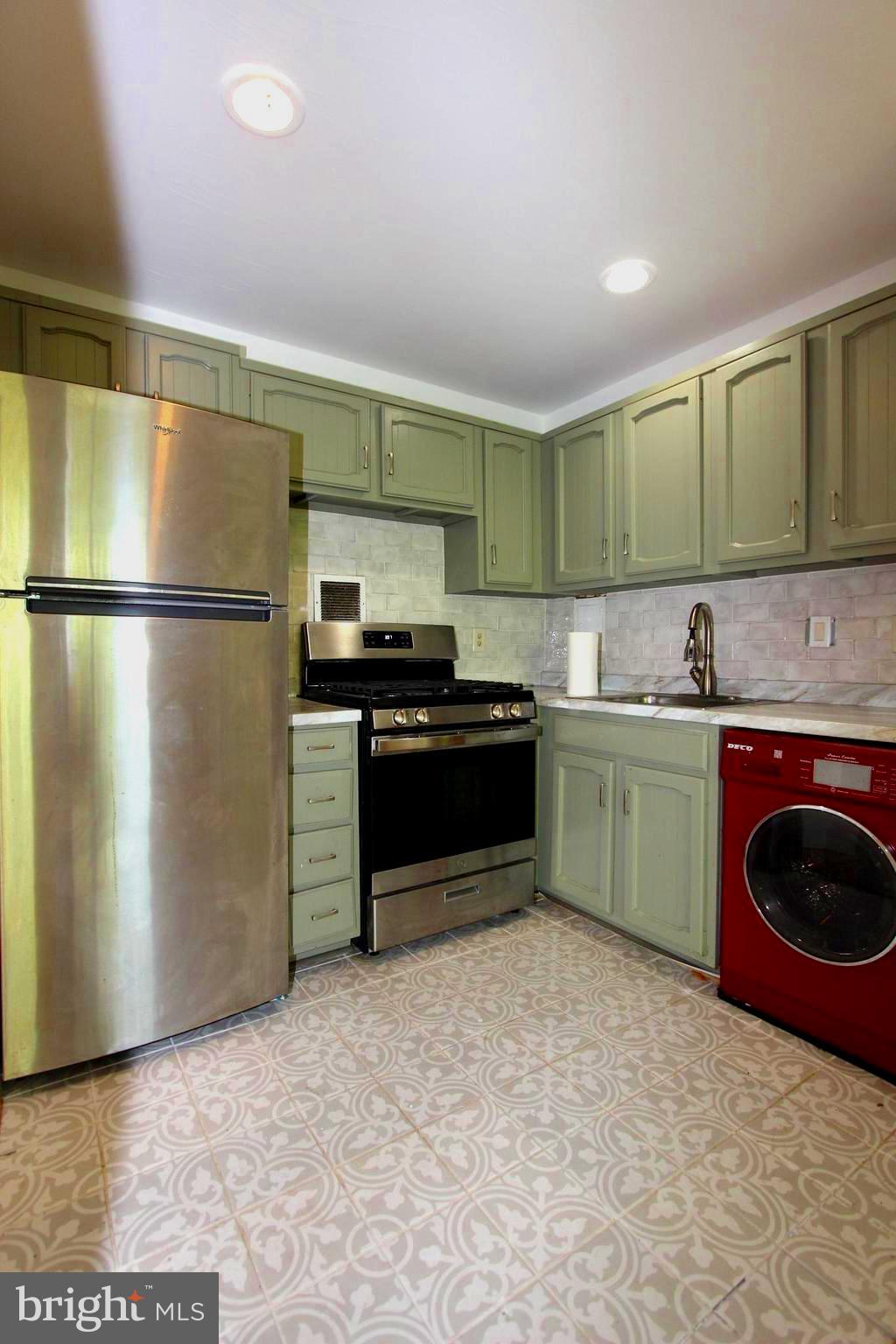 WOODMONT SPRINGS - Residential
