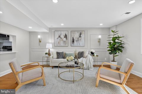 3681 MASTHEAD TRAIL TRIANGLE VA 22172