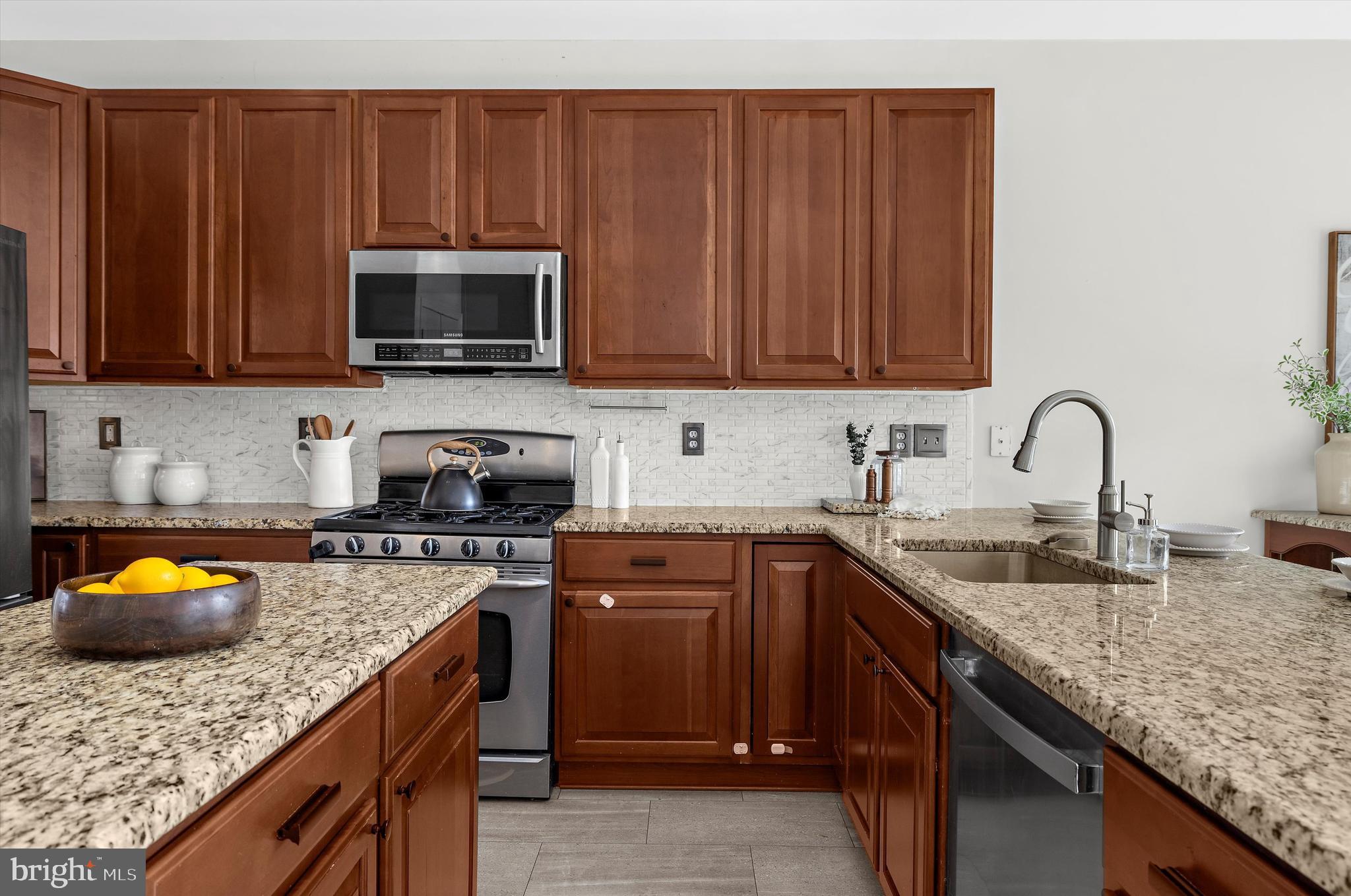 AUTUMN RUN - Residential