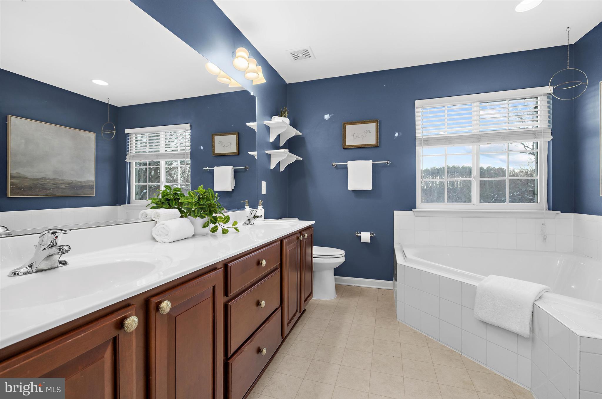 AUTUMN RUN - Residential