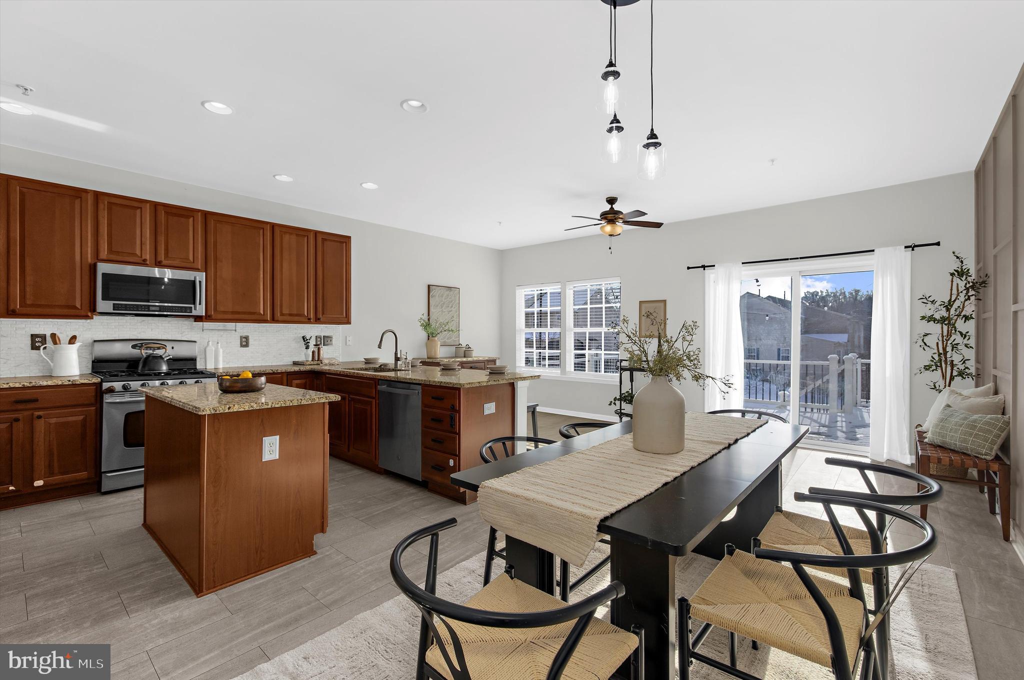 AUTUMN RUN - Residential