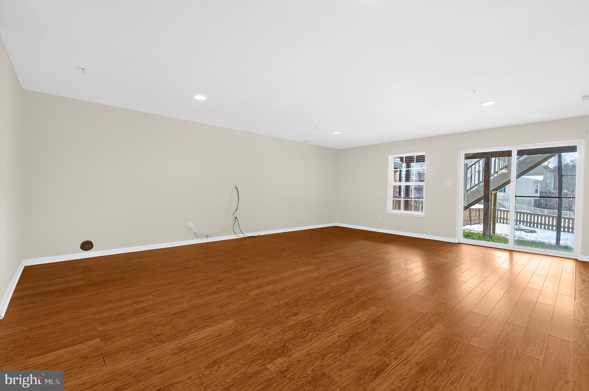 AUTUMN RUN - Residential