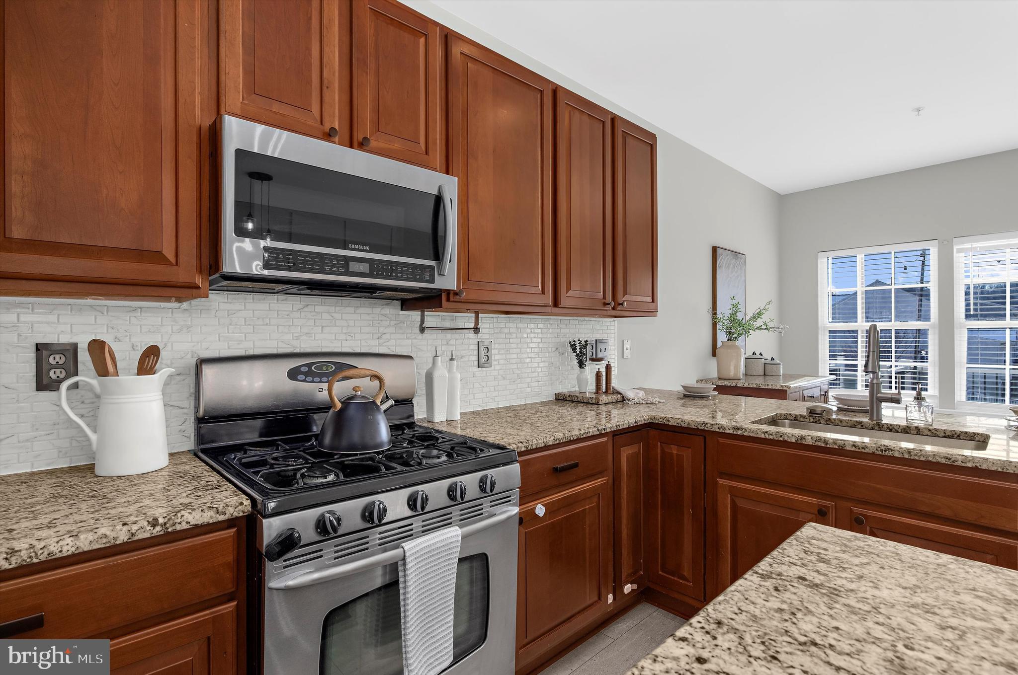 AUTUMN RUN - Residential