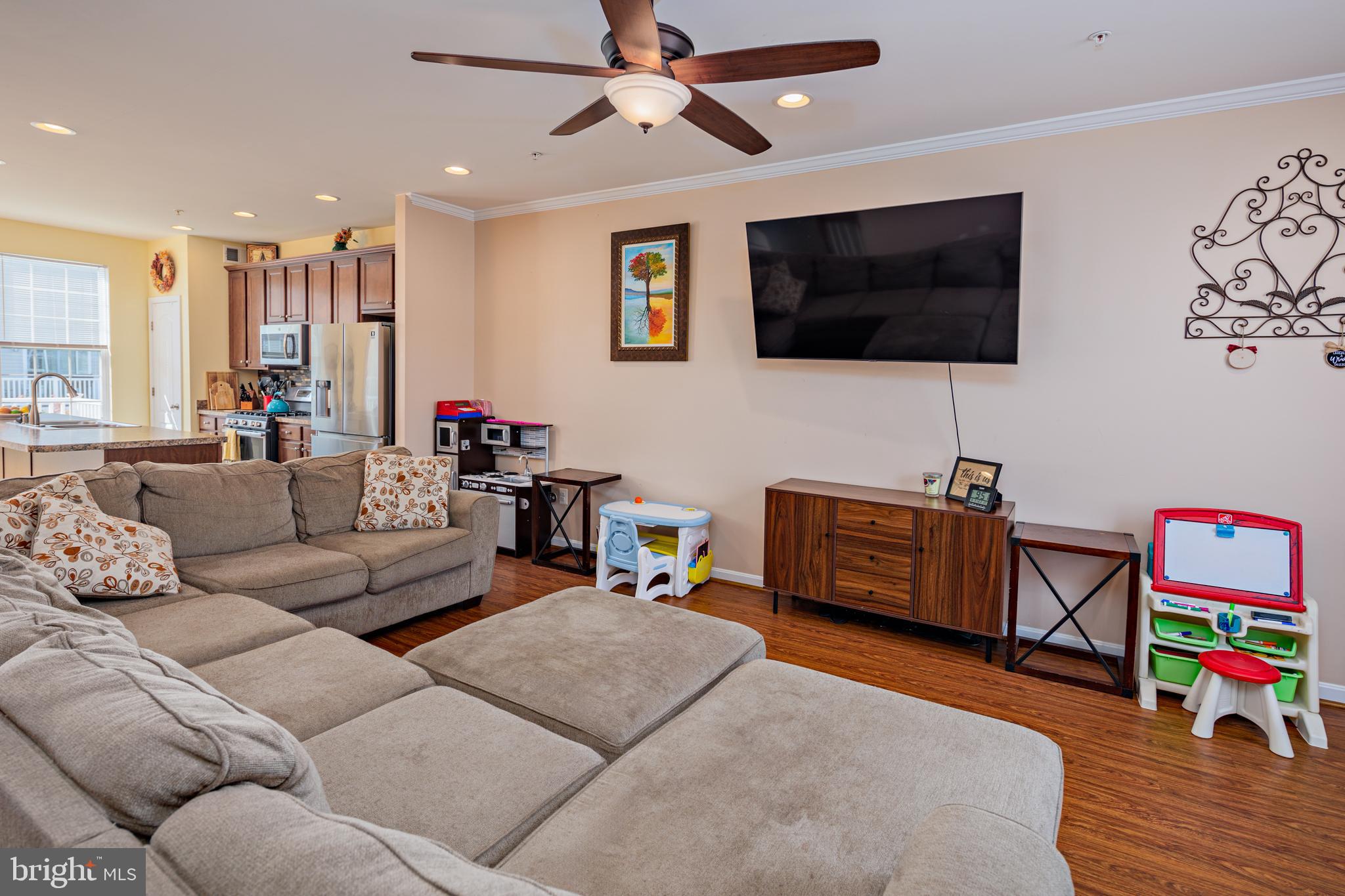 ADMIRALS LANDING - Residential