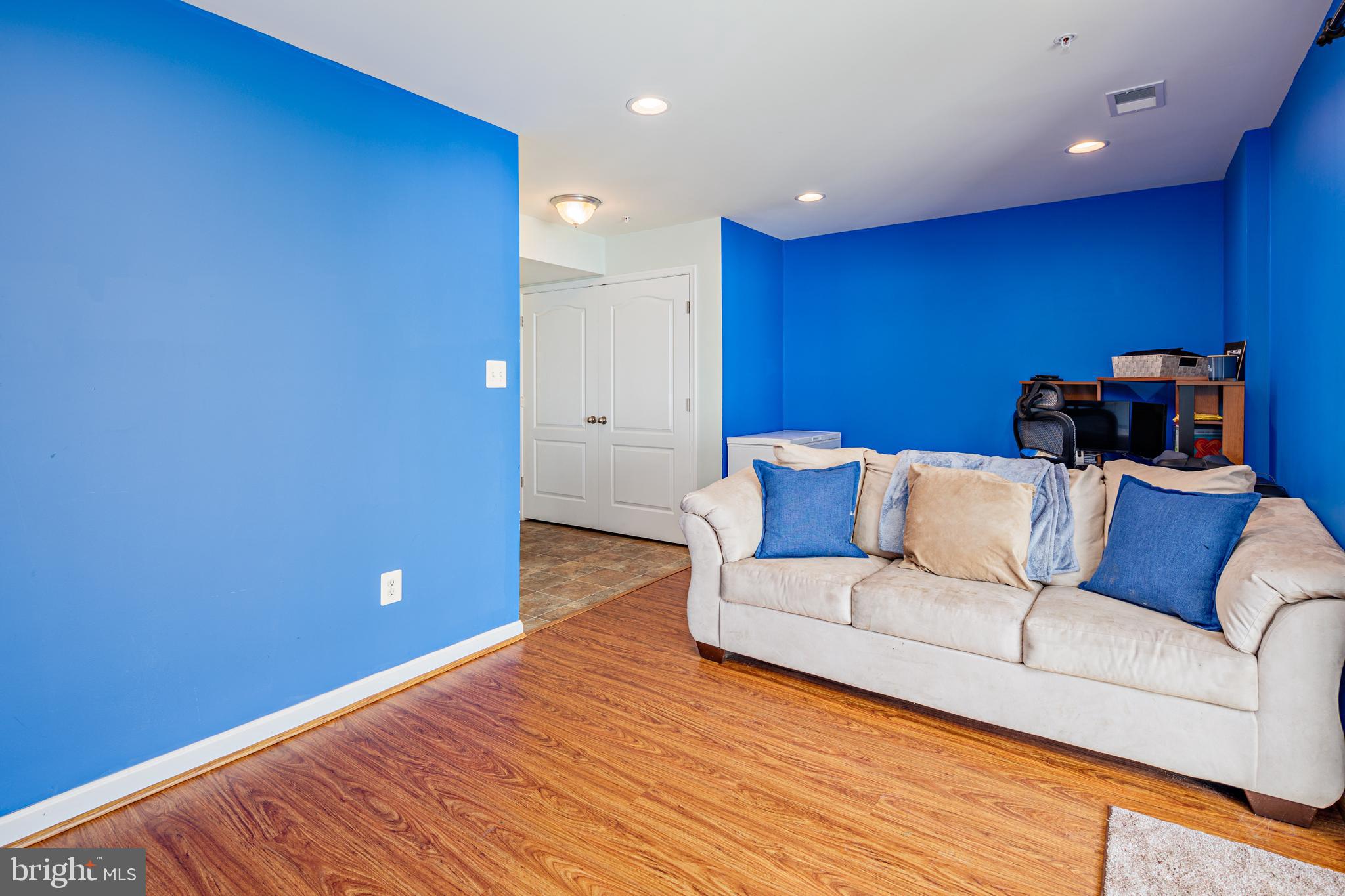 ADMIRALS LANDING - Residential