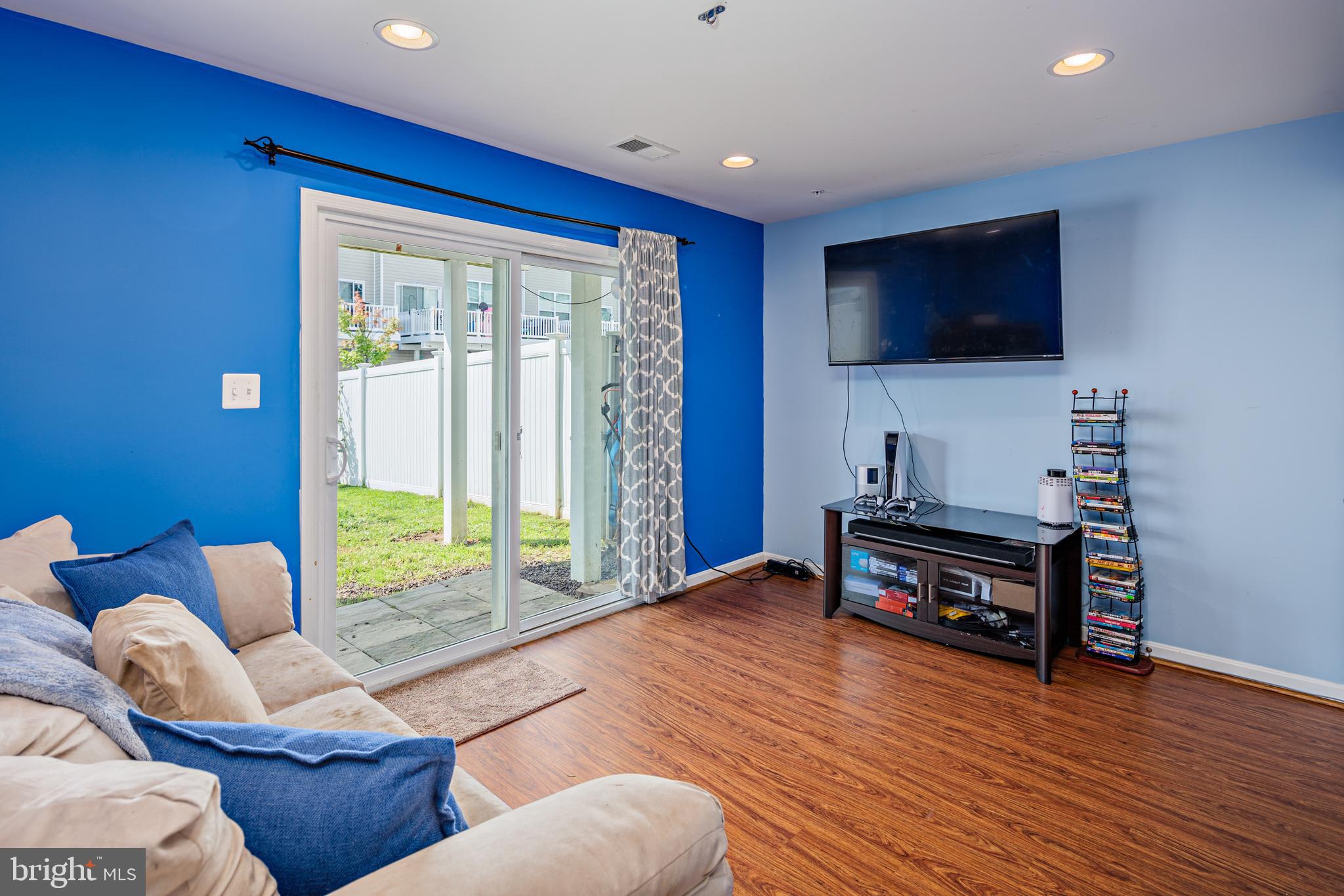 ADMIRALS LANDING - Residential