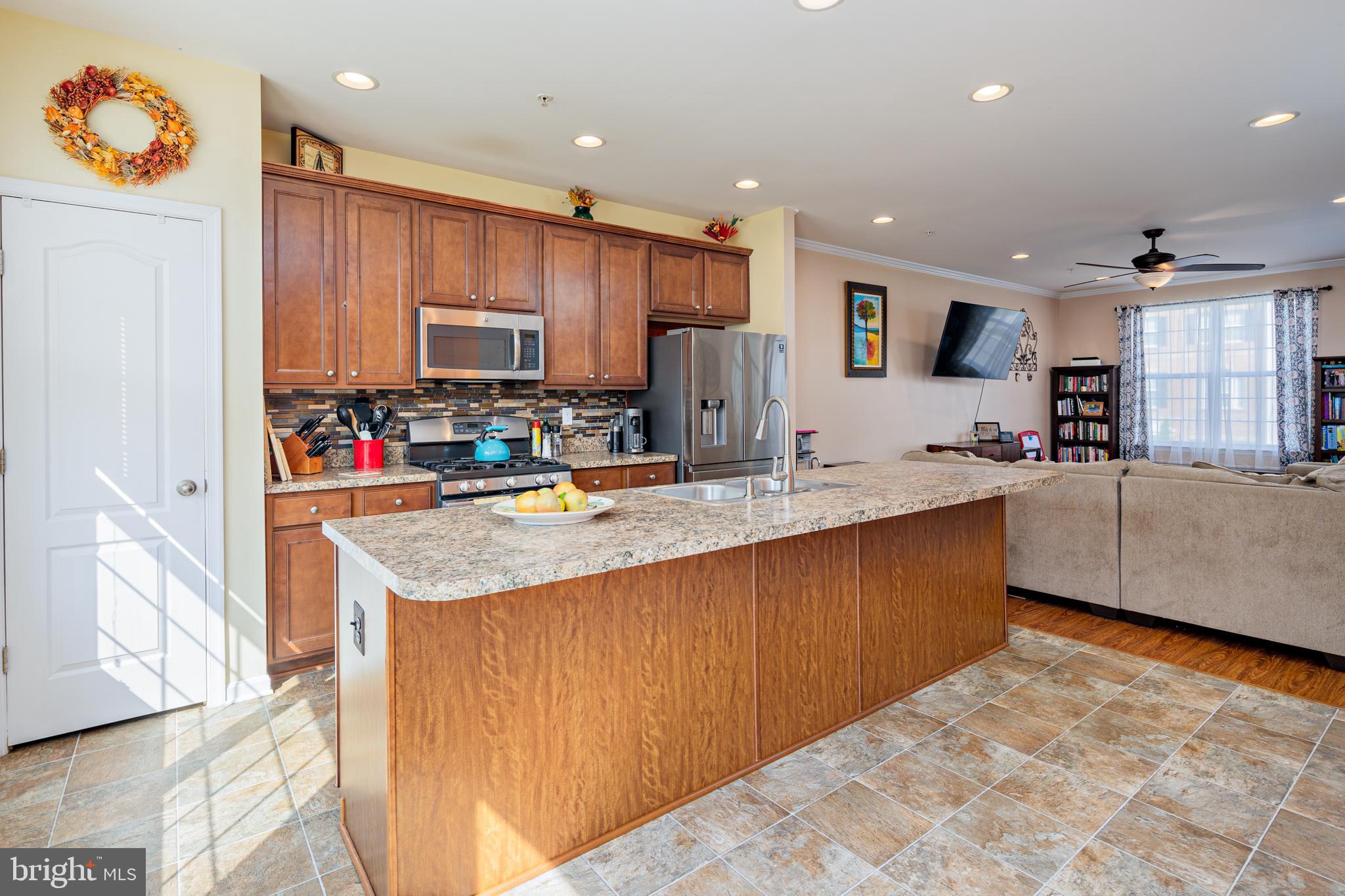 ADMIRALS LANDING - Residential