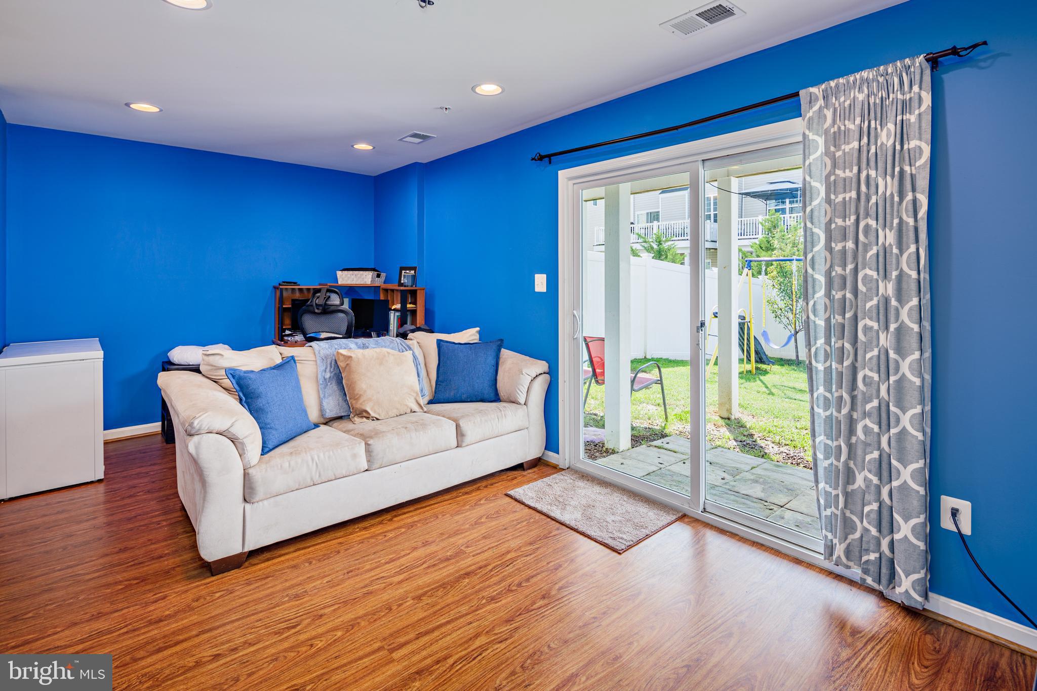 ADMIRALS LANDING - Residential