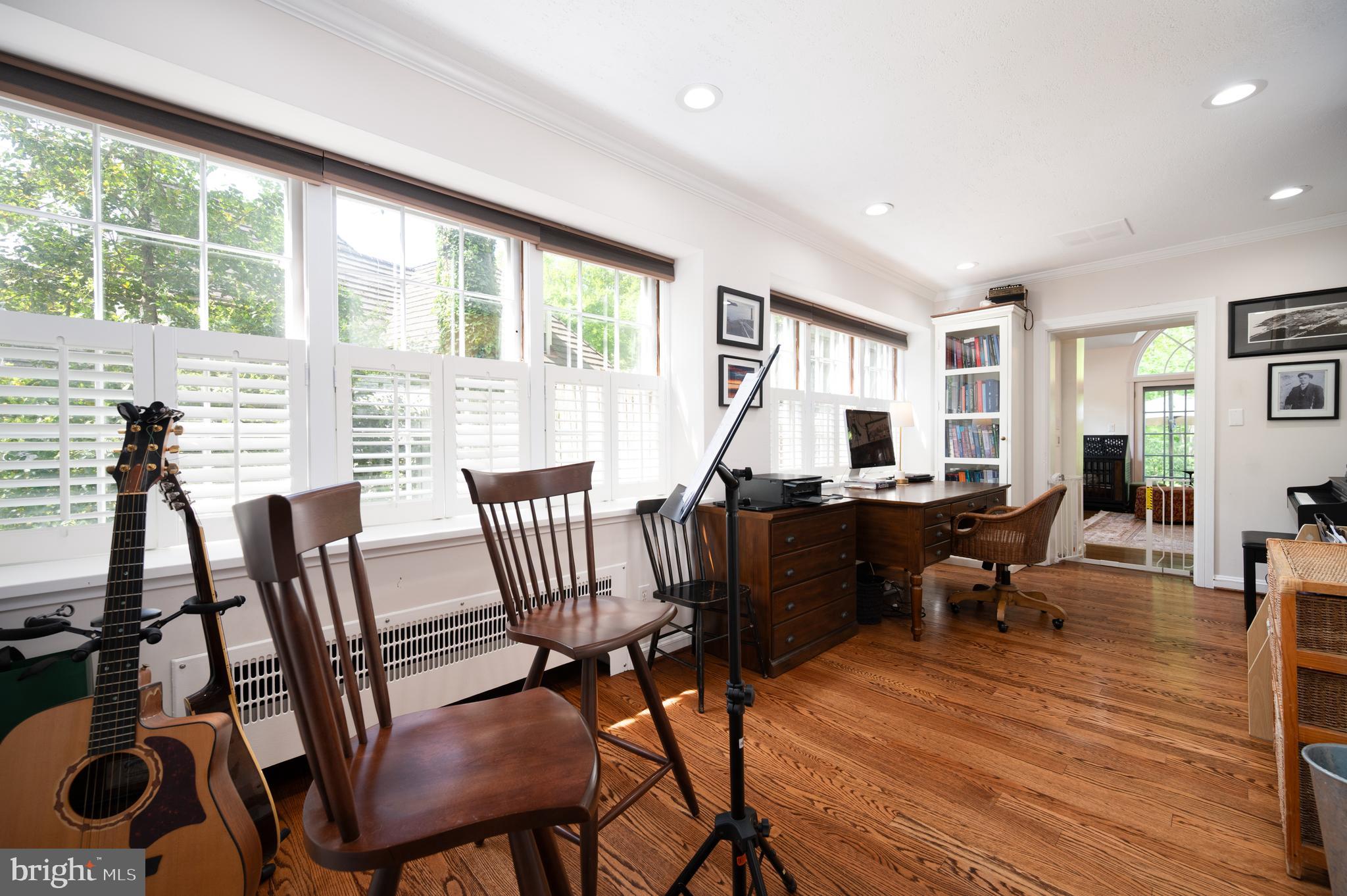 907 OVERBROOK ROAD