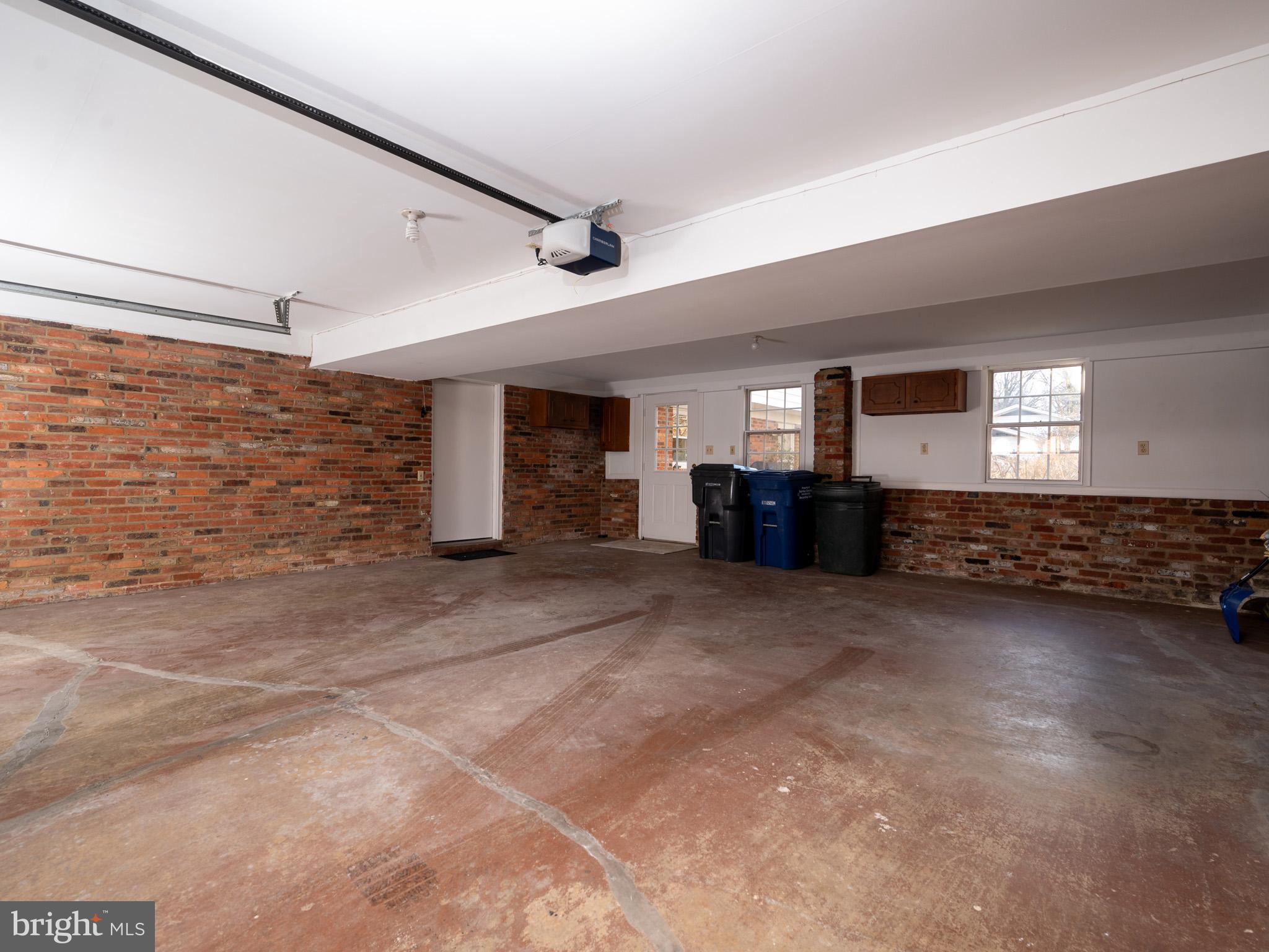 HILLBROOK FOREST - Residential