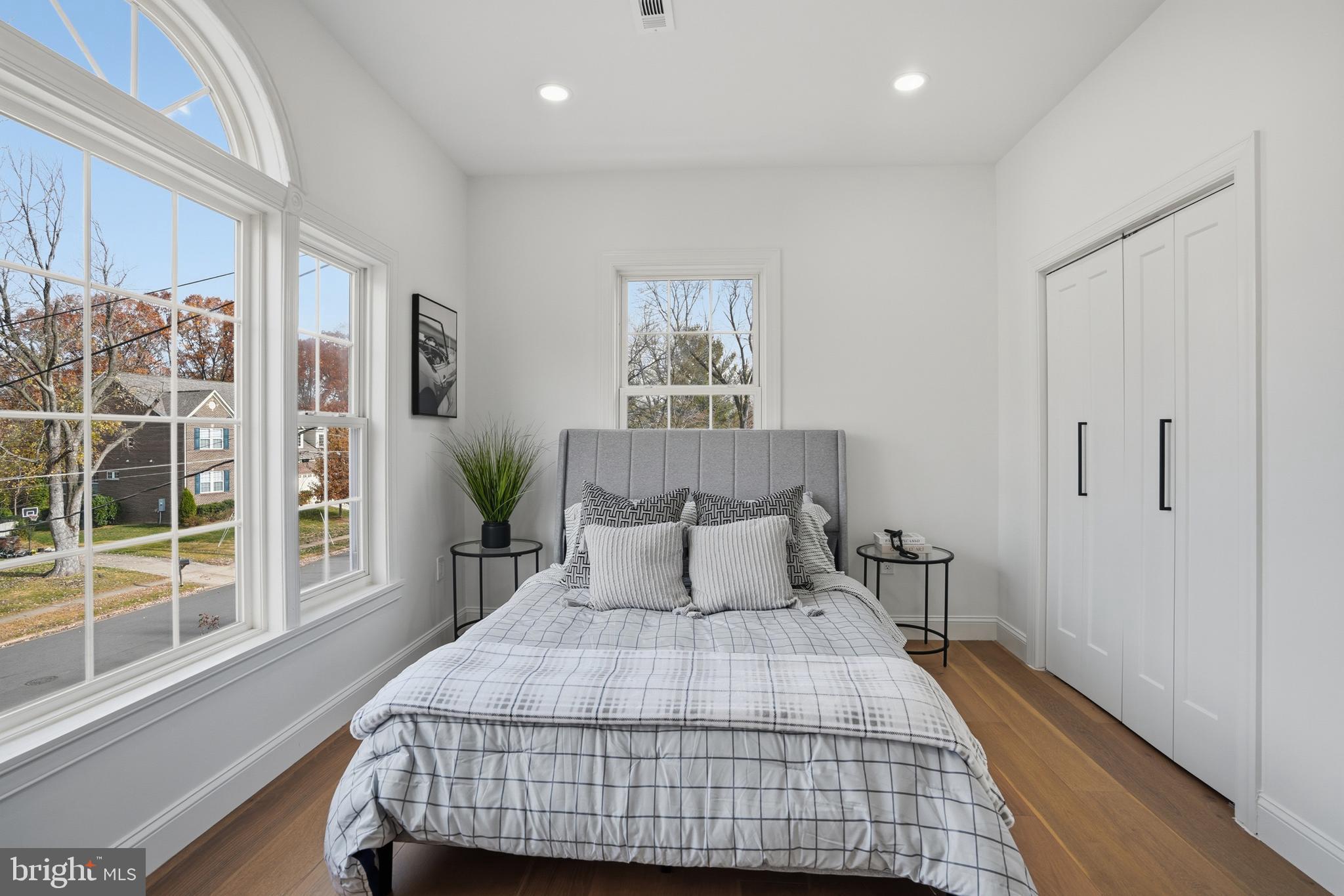 PARKLAWN - Residential