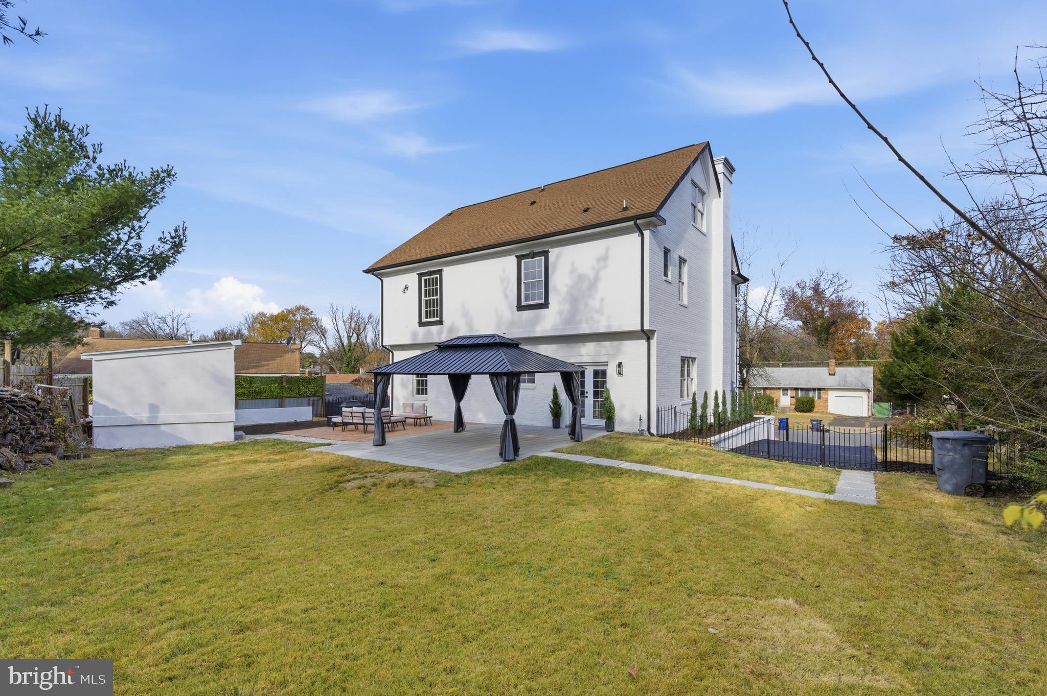 PARKLAWN - Residential