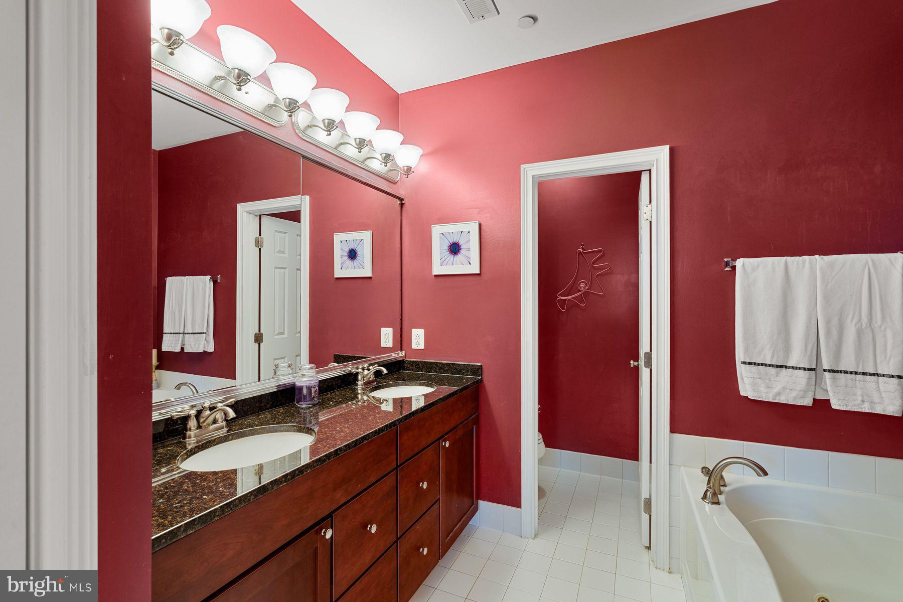 NAVAL SQUARE - Residential