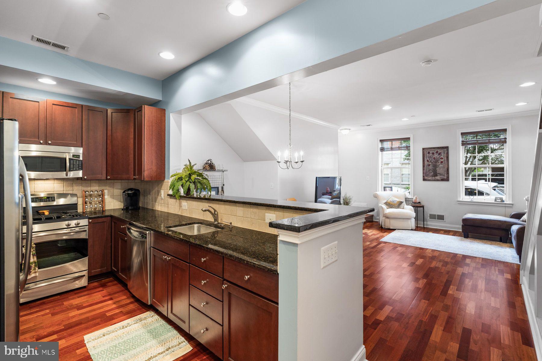 NAVAL SQUARE - Residential