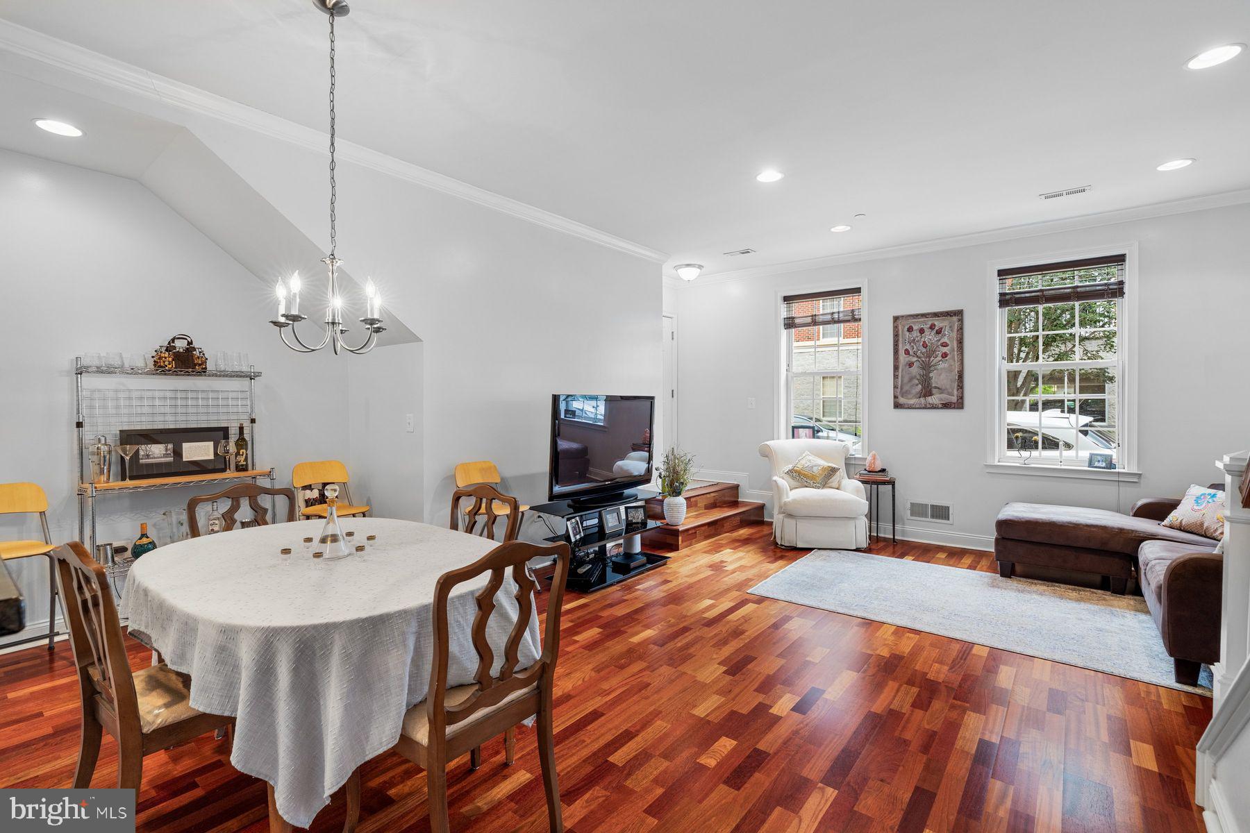 NAVAL SQUARE - Residential