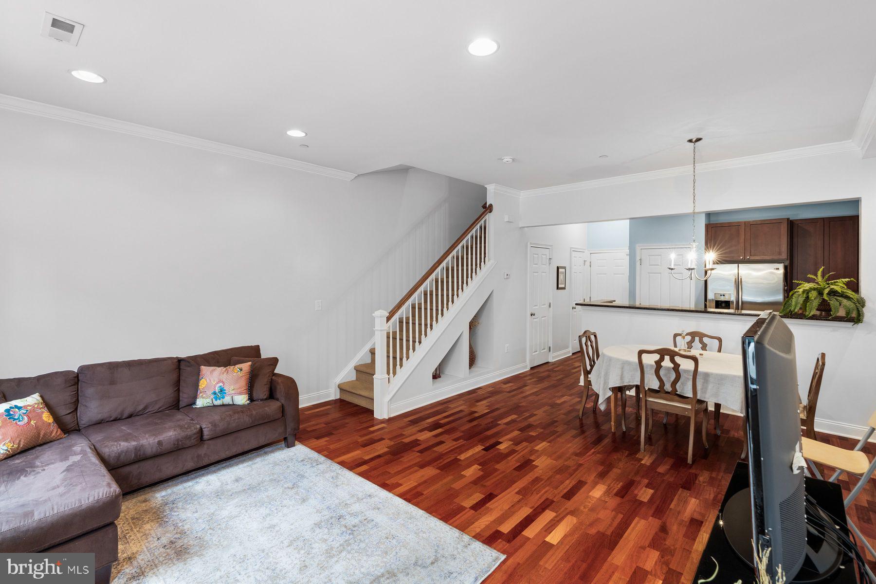 NAVAL SQUARE - Residential