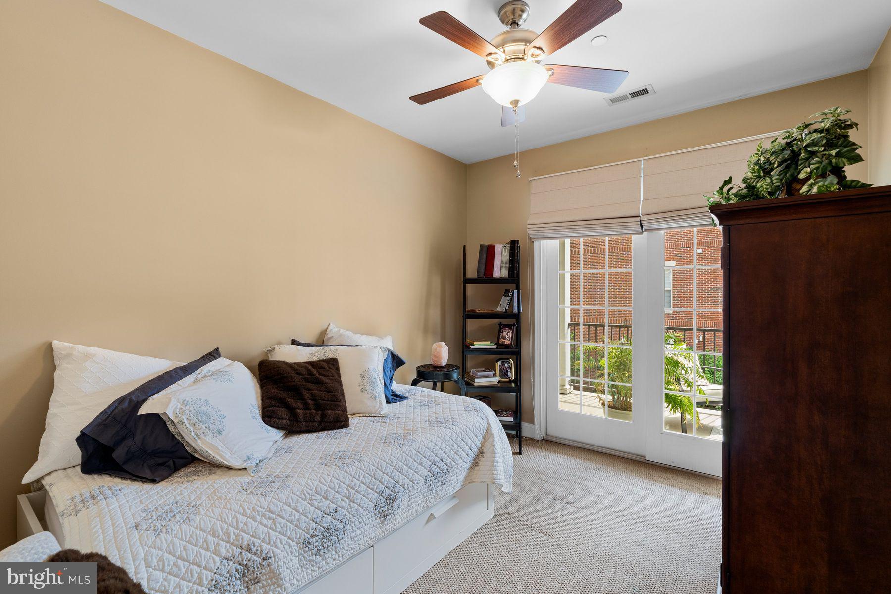 NAVAL SQUARE - Residential