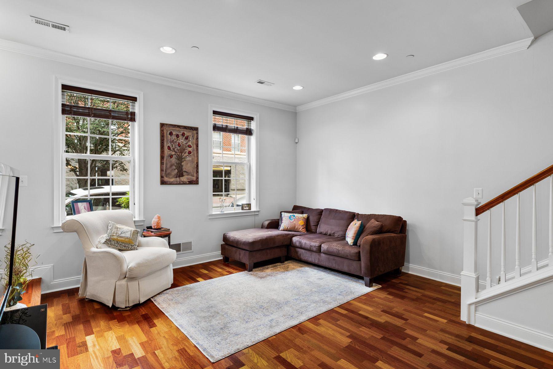 NAVAL SQUARE - Residential