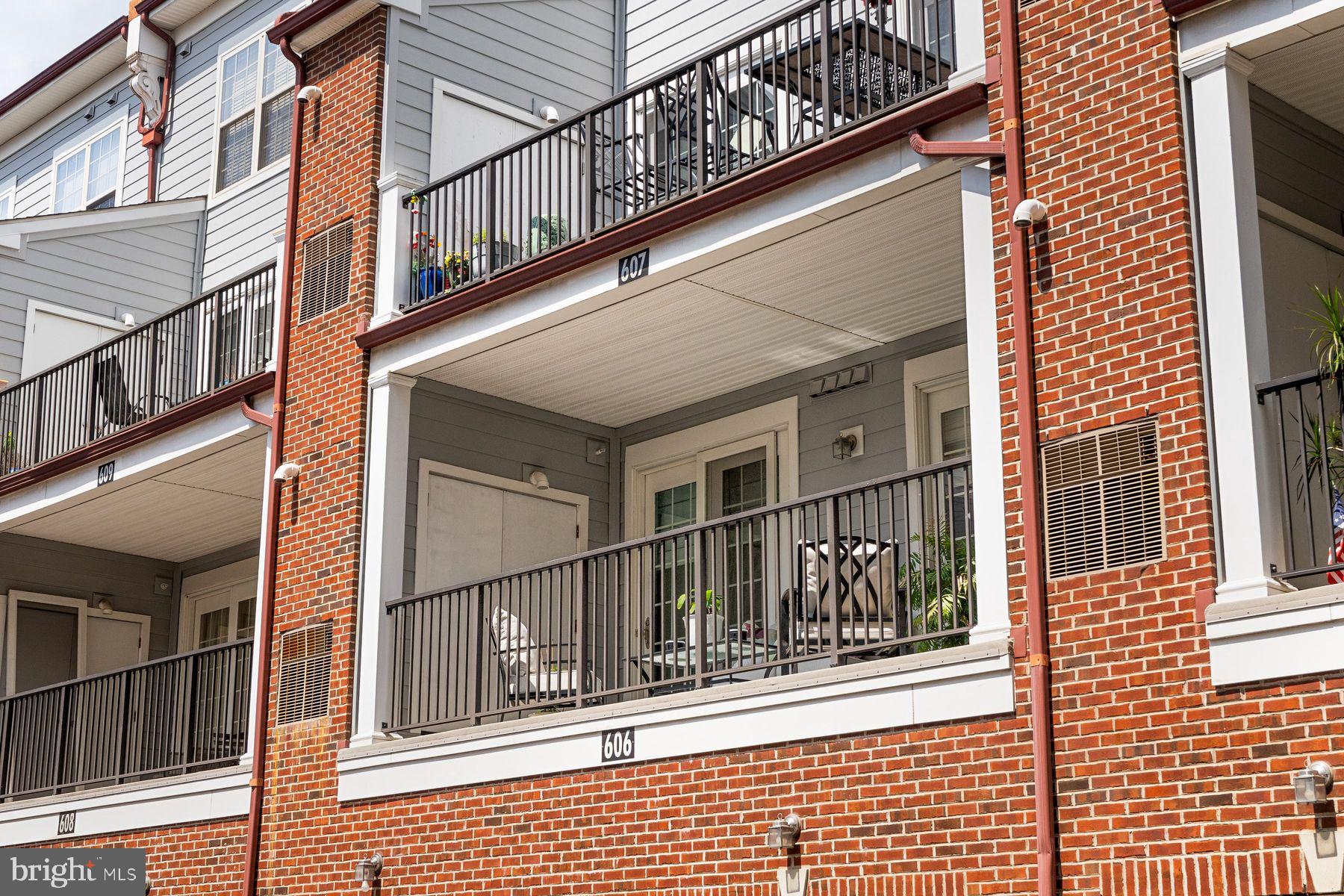 NAVAL SQUARE - Residential