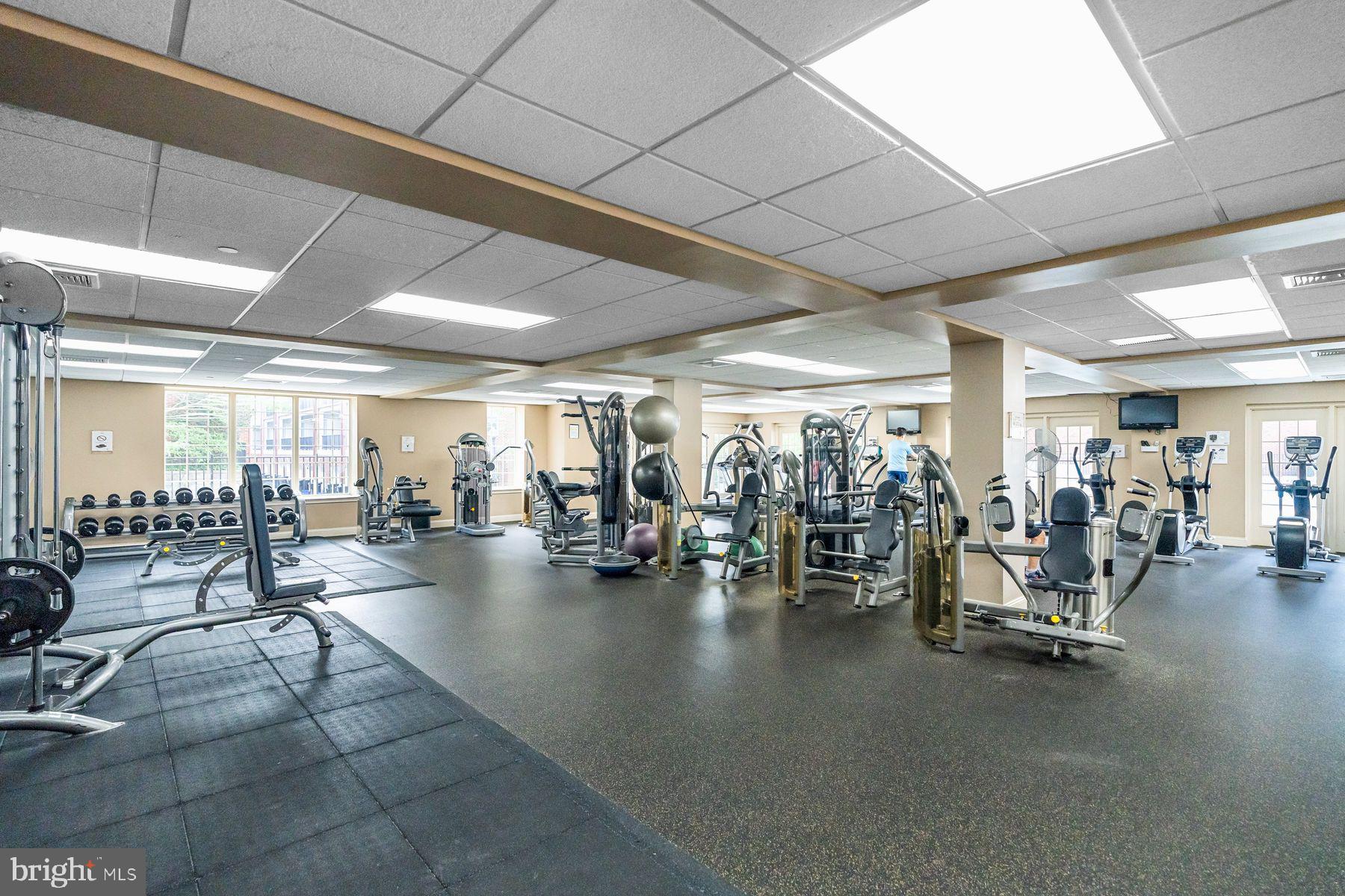 NAVAL SQUARE - Residential