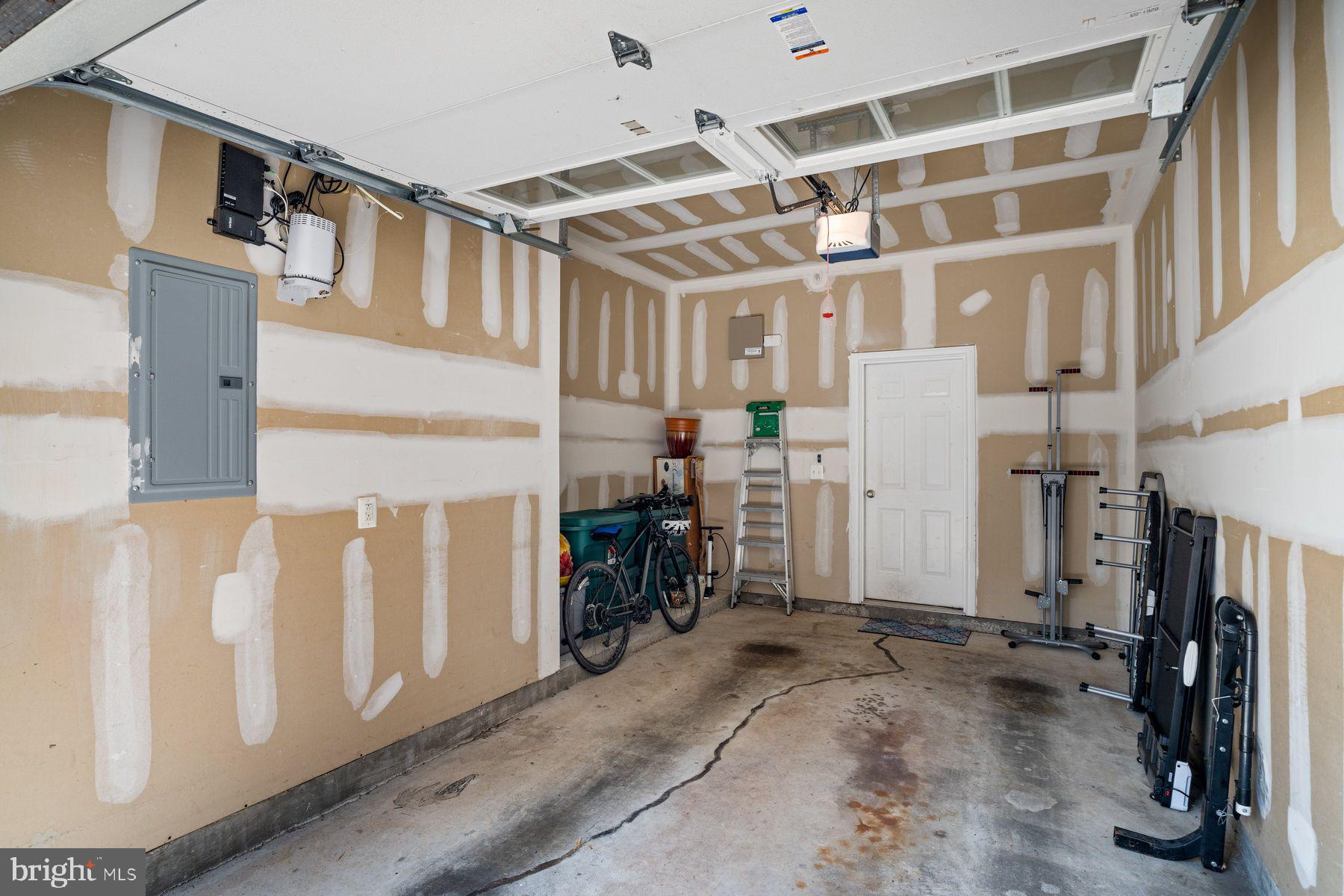 NAVAL SQUARE - Residential