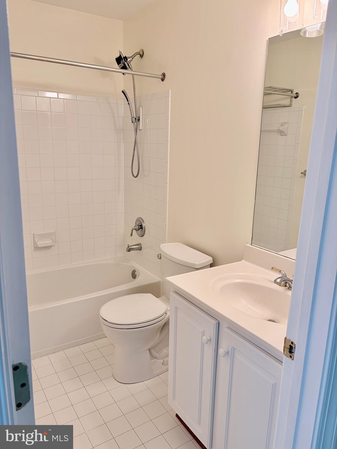 LAING AT GOVERNOR SQUARE - Residential
