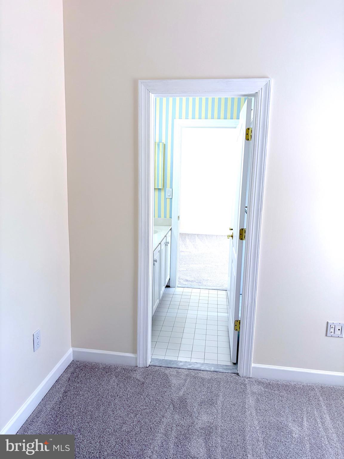 LAING AT GOVERNOR SQUARE - Residential
