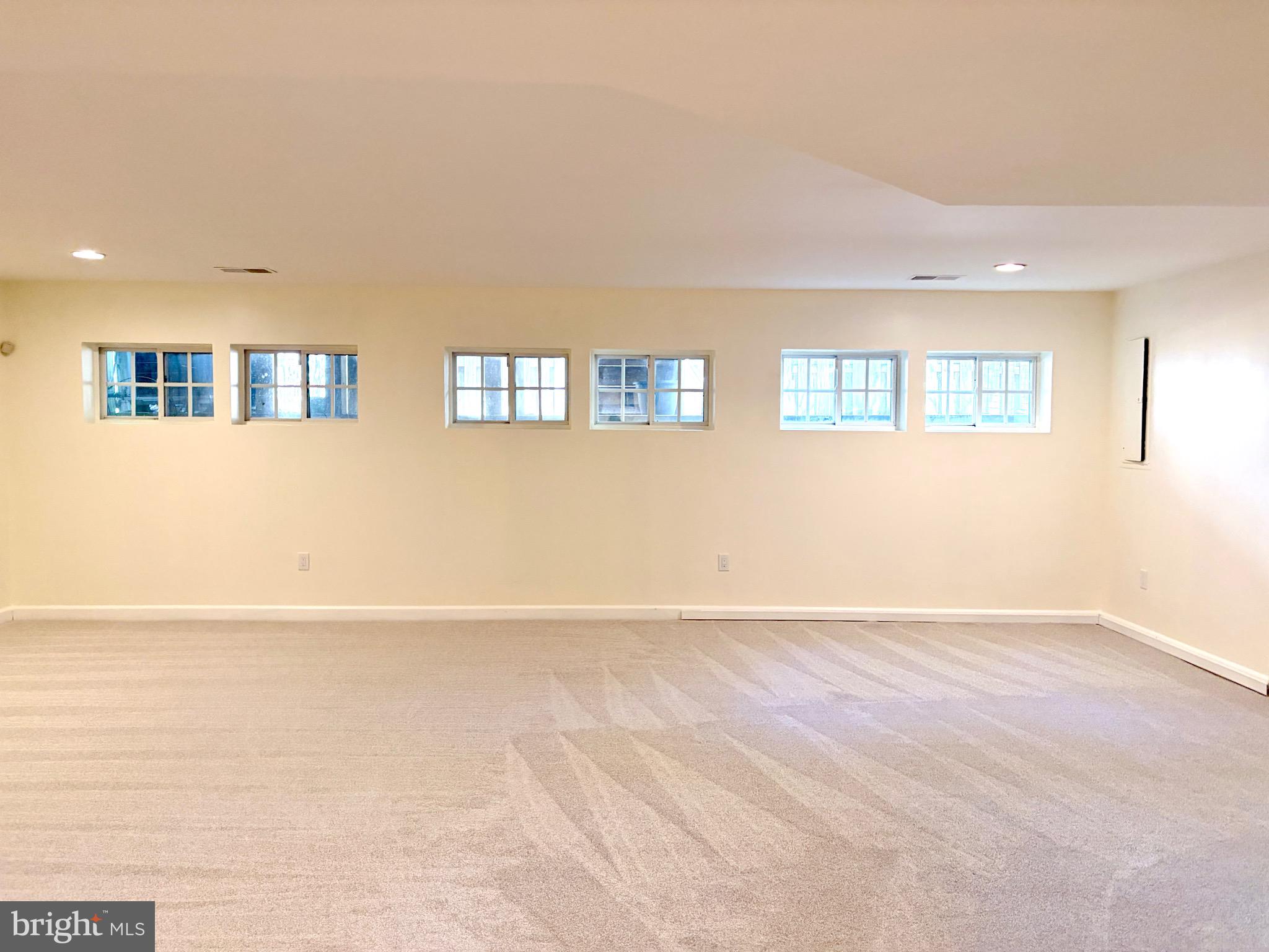 LAING AT GOVERNOR SQUARE - Residential
