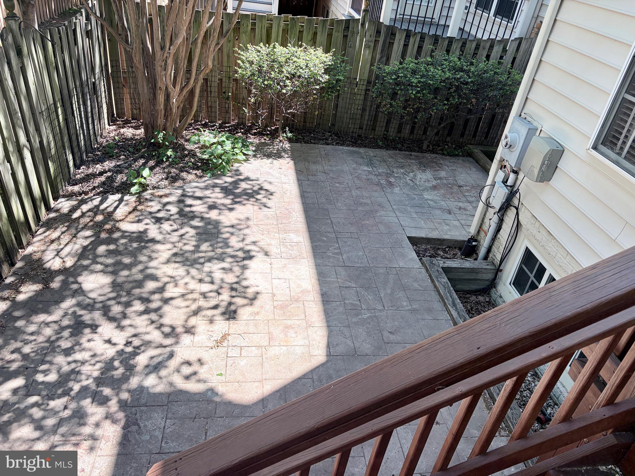 LAING AT GOVERNOR SQUARE - Residential