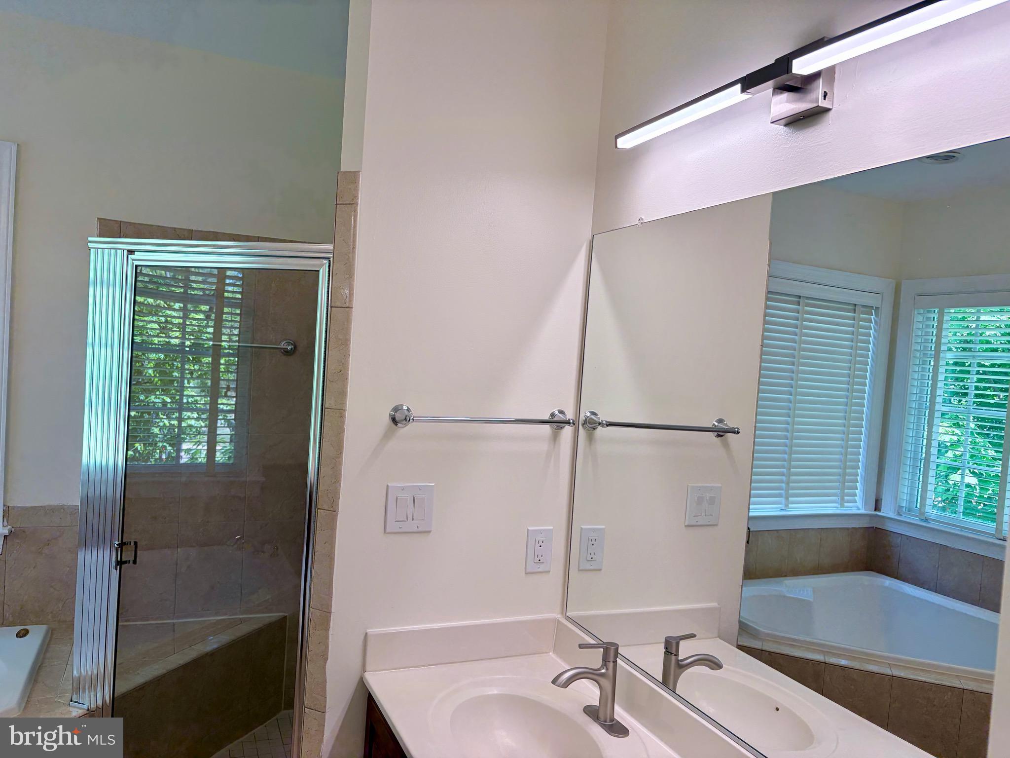 LAING AT GOVERNOR SQUARE - Residential