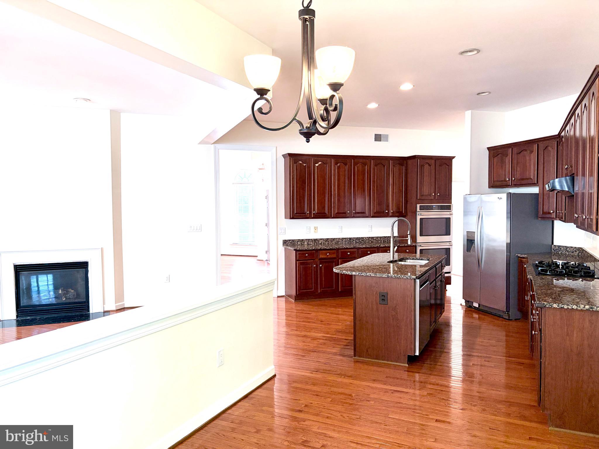LAING AT GOVERNOR SQUARE - Residential