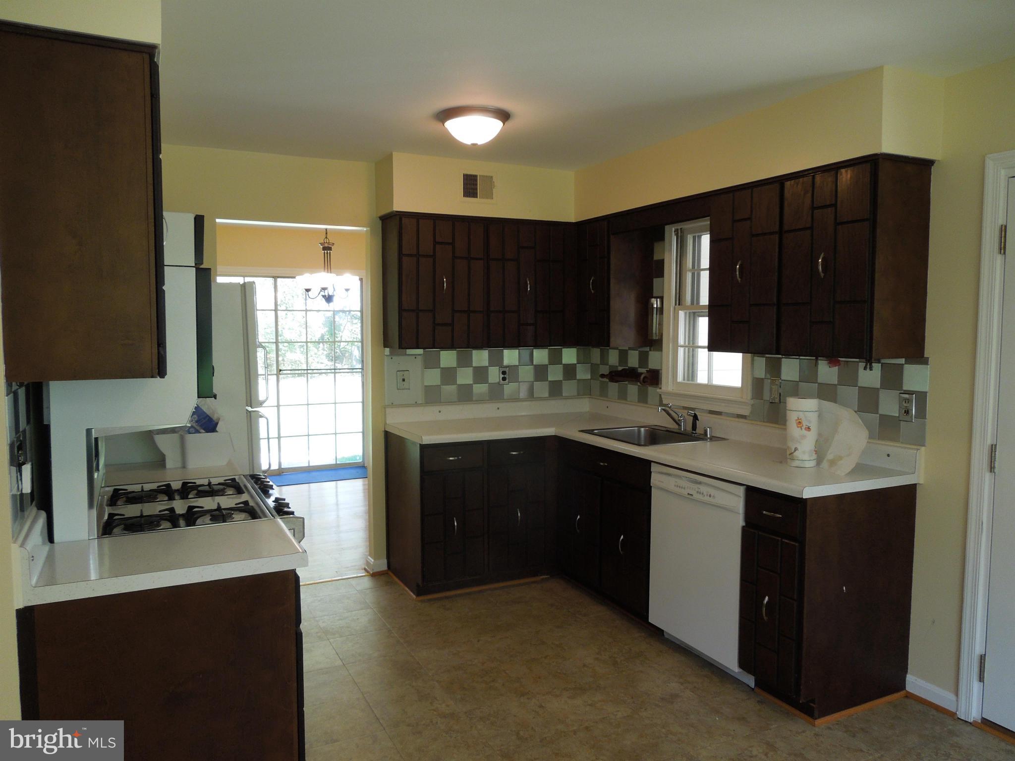 COLLEGE GARDENS - Residential Lease