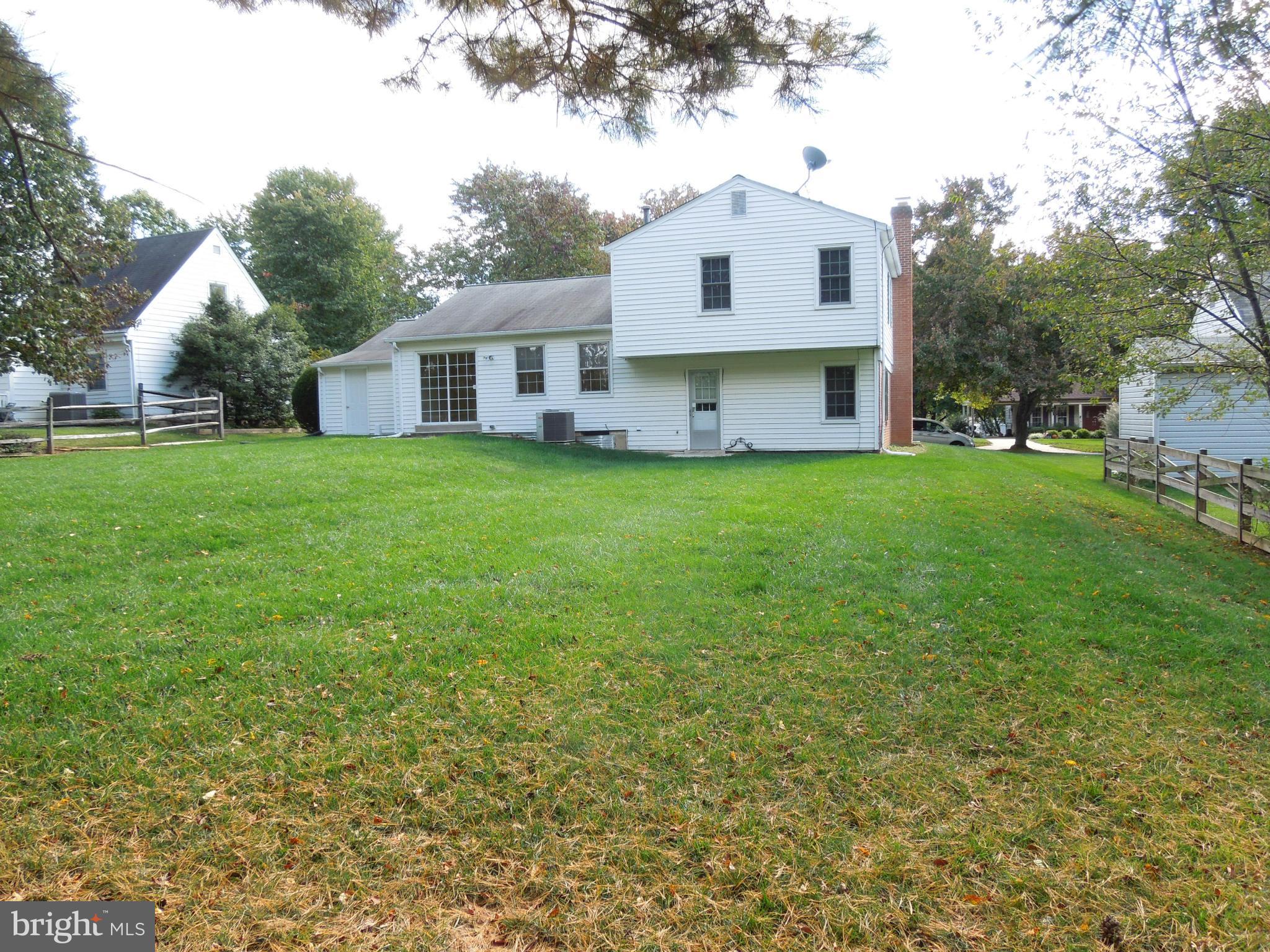 COLLEGE GARDENS - Residential Lease