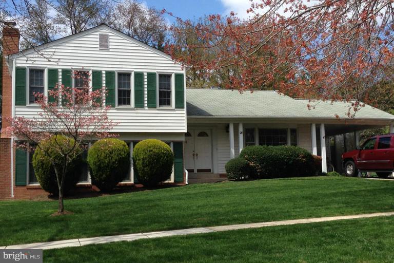 COLLEGE GARDENS - Residential Lease