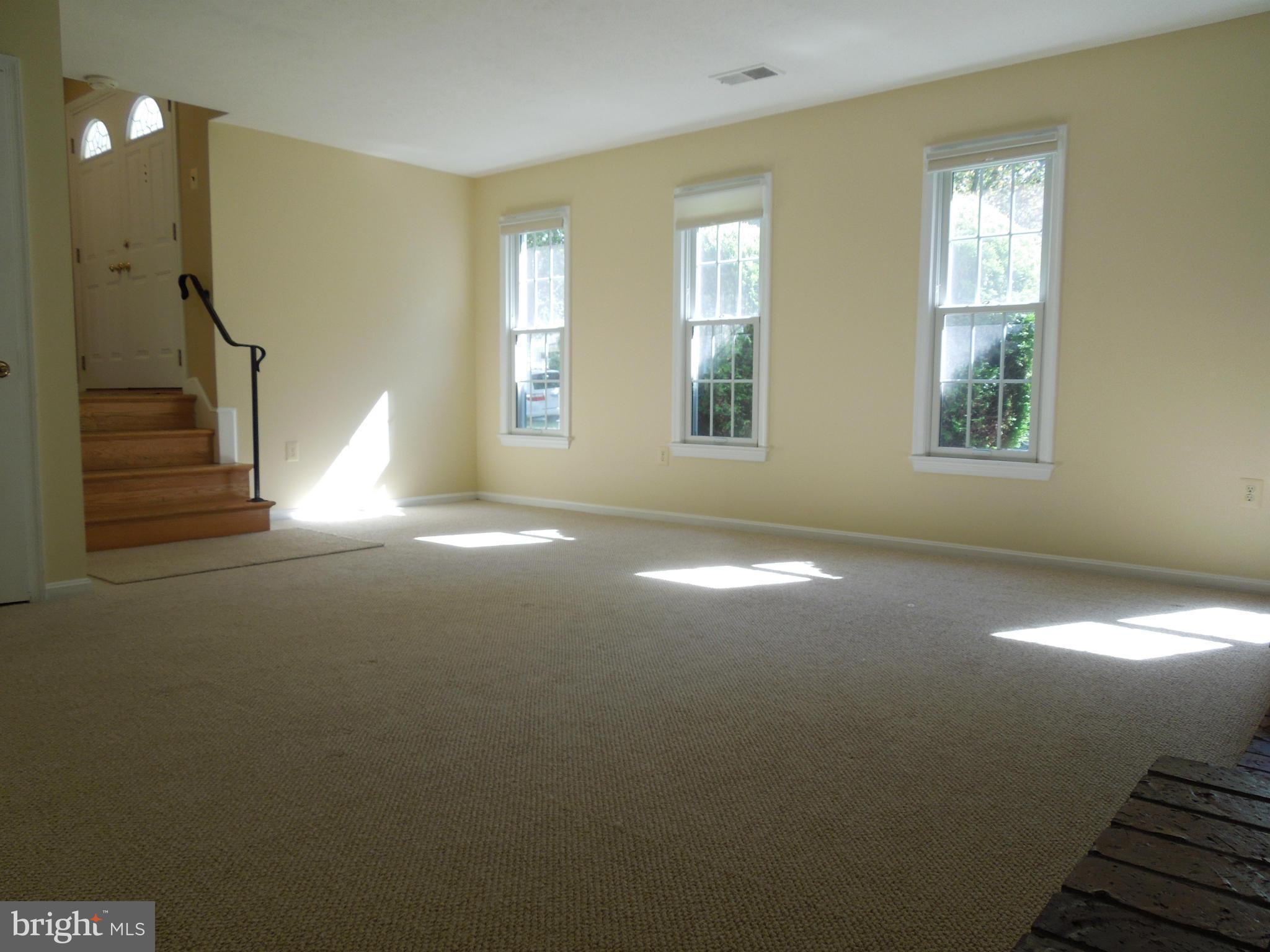 COLLEGE GARDENS - Residential Lease