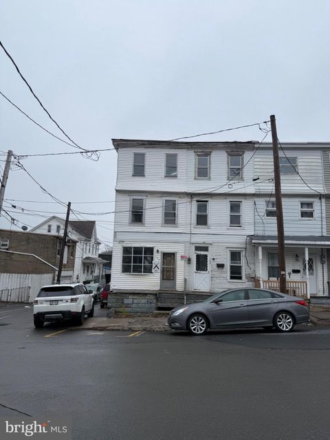 122 S VINE STREET MT CARMEL PA 17851