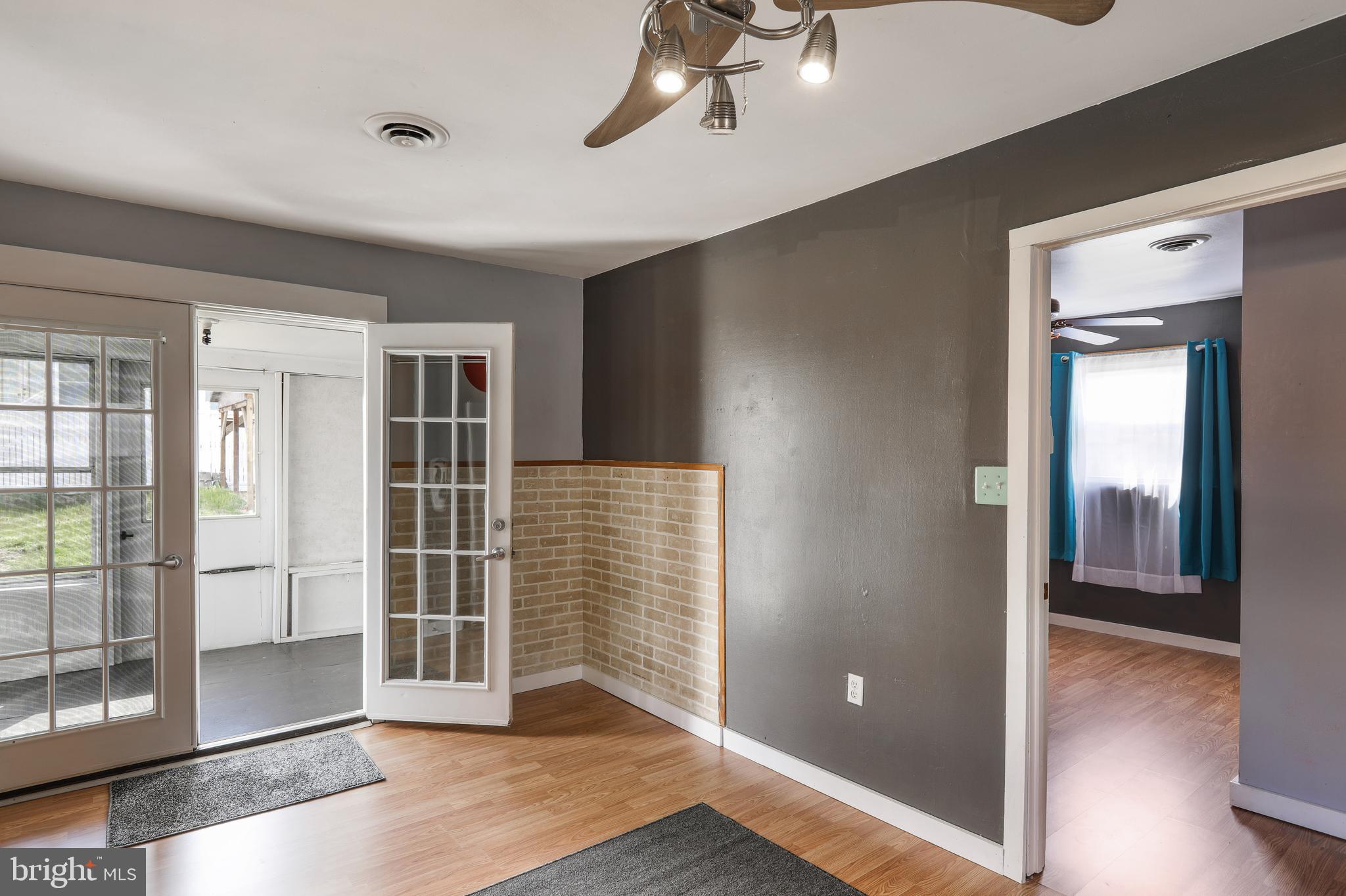 CRESAPTOWN - Residential