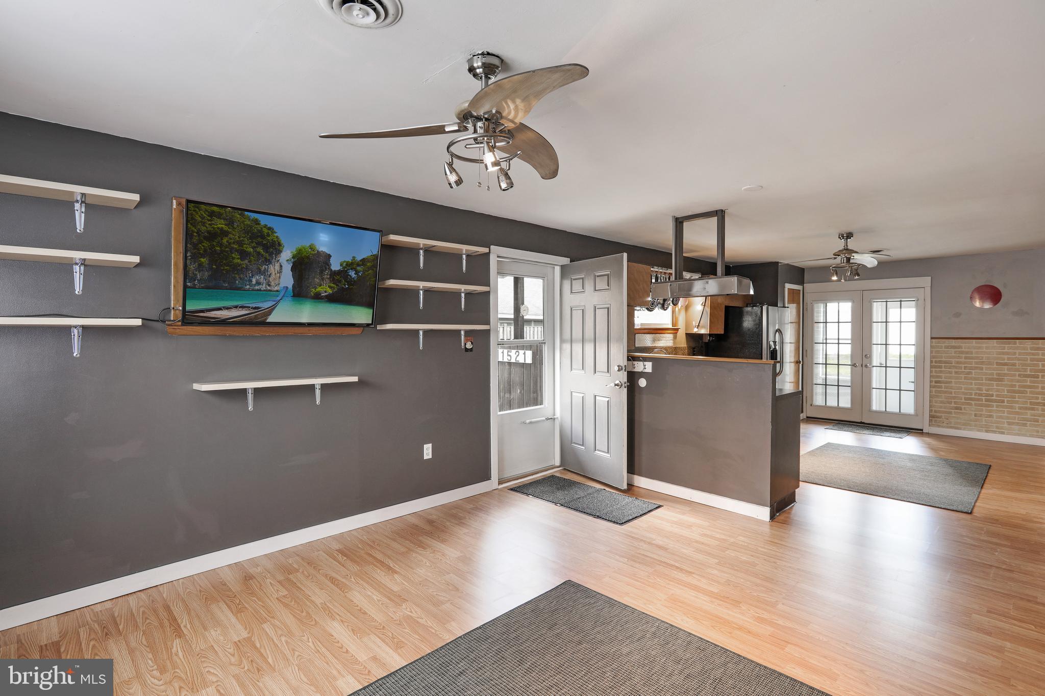 CRESAPTOWN - Residential