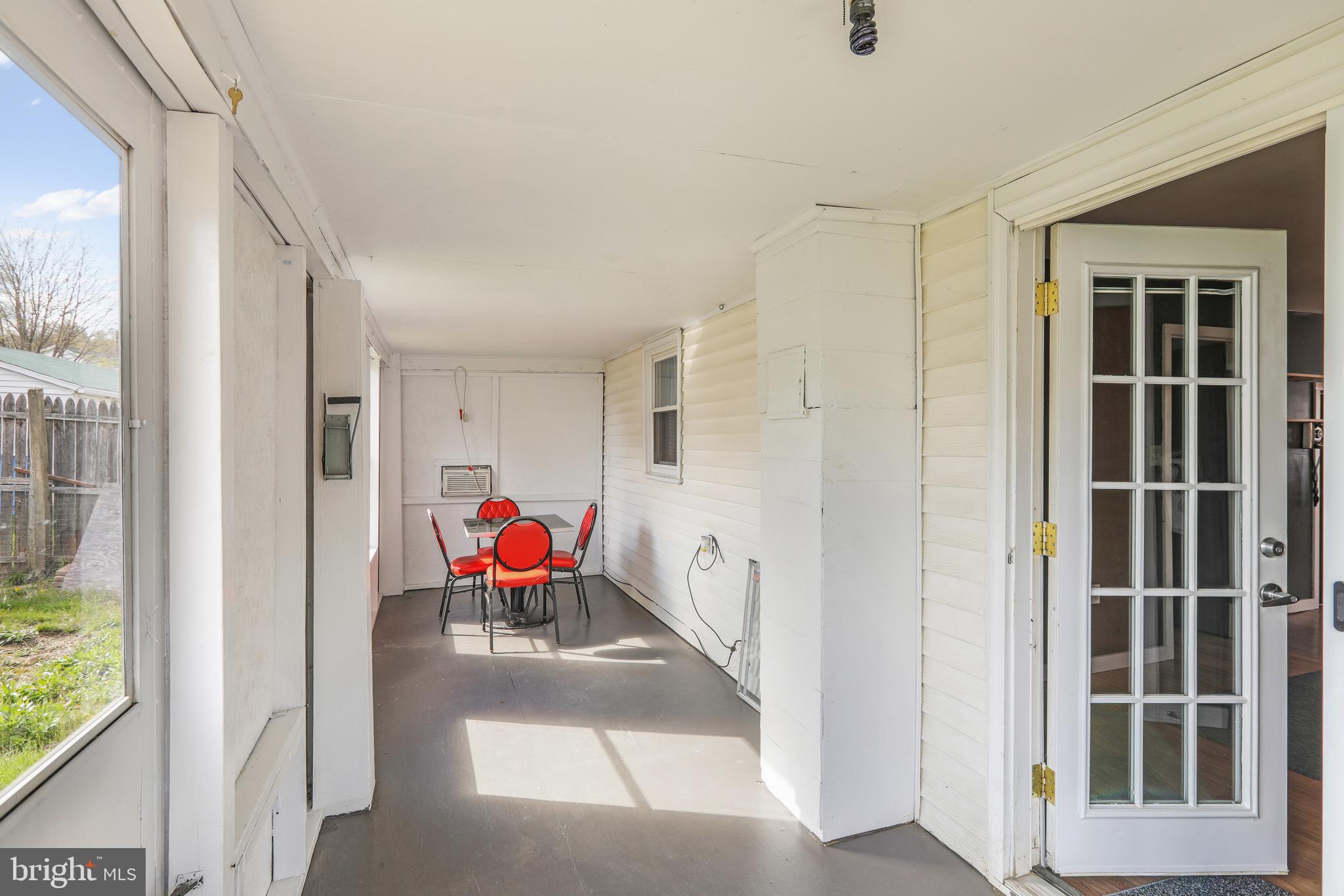 CRESAPTOWN - Residential