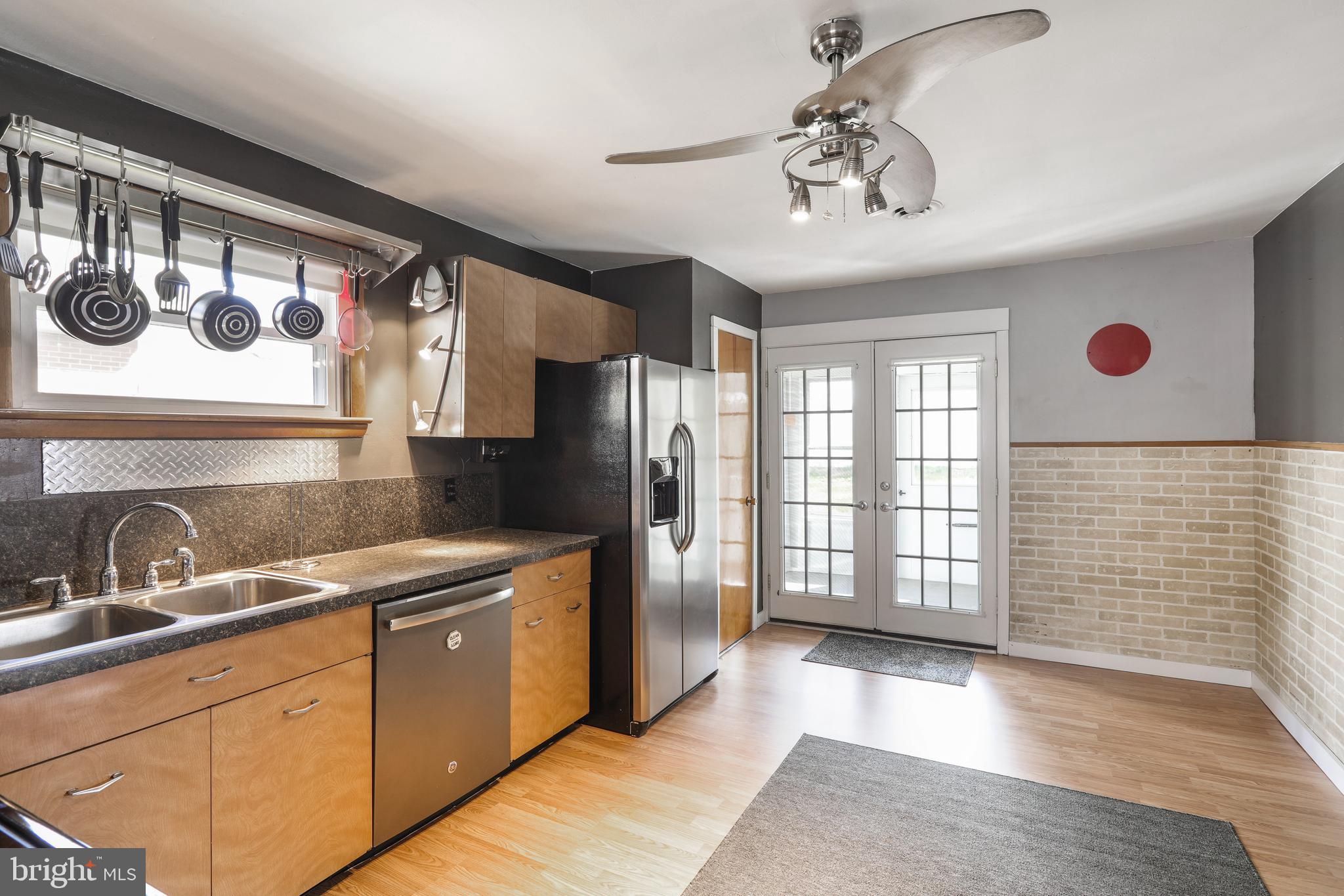 CRESAPTOWN - Residential