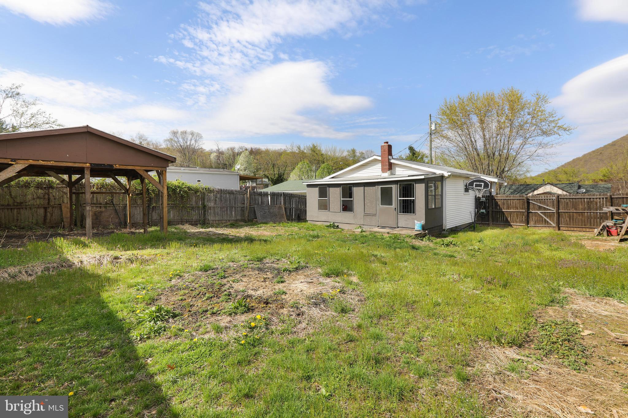 CRESAPTOWN - Residential